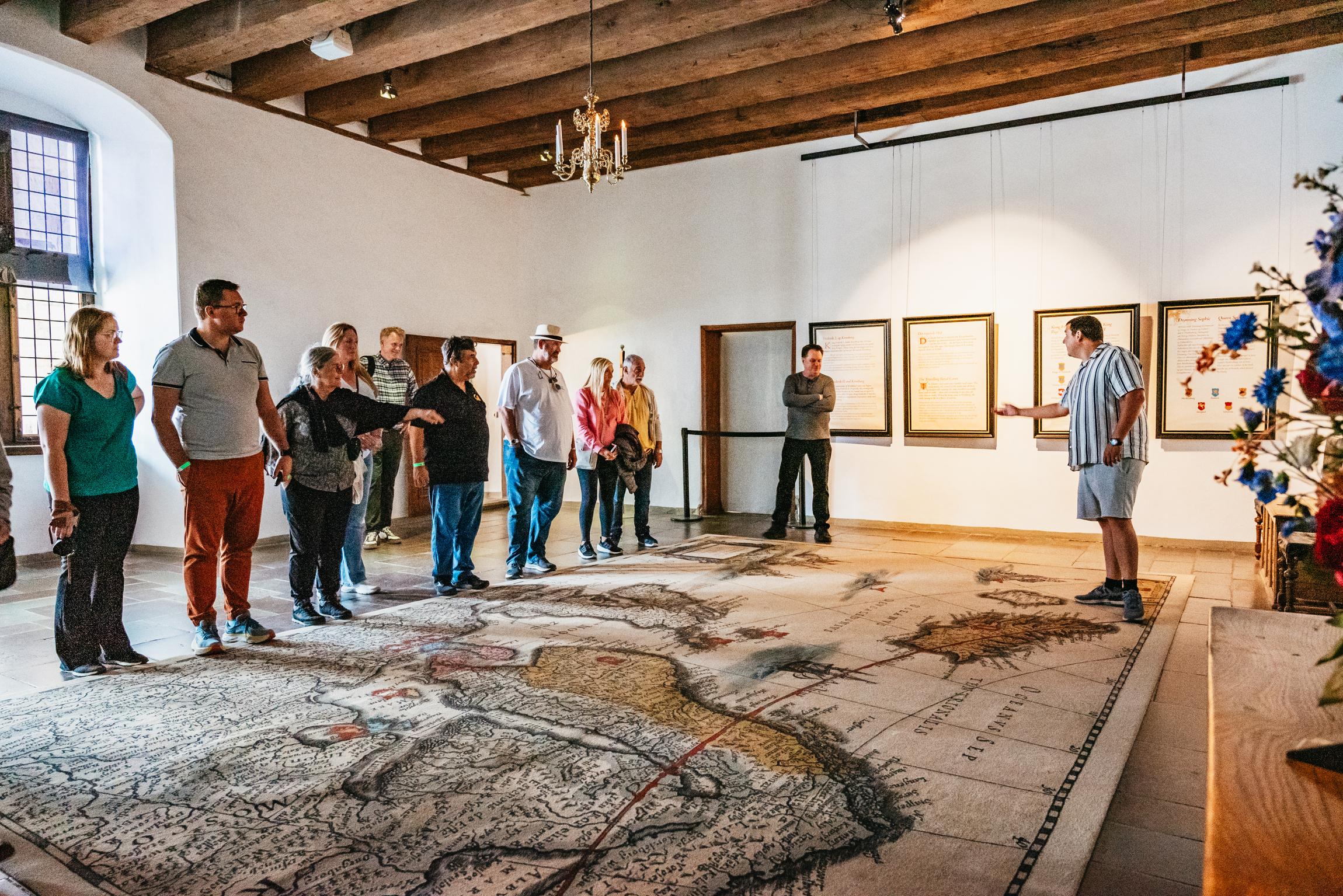 Kronborg, Frederiksborg Castle and Roskilde tour — image 11