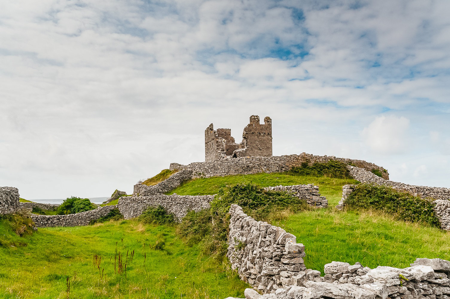 Aran Islands & Cliffs of Moher Day Tour with Cruise from Galway
