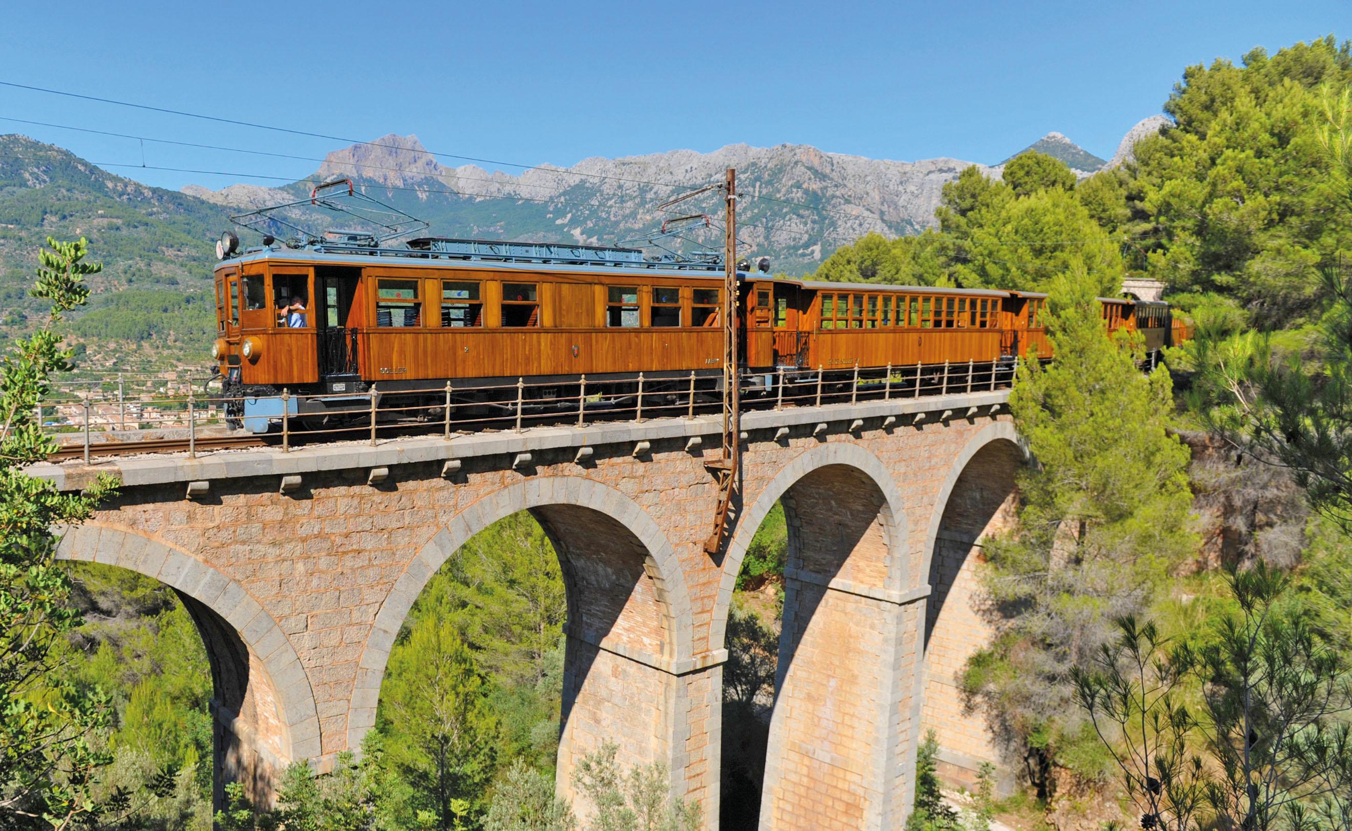 Full-Day Mallorca Discovery: Vintage Train, Tram & Coastal Boat