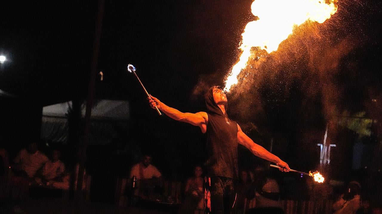 Dubai Red Dunes Desert Safari with BBQ Dinner & Live Shows