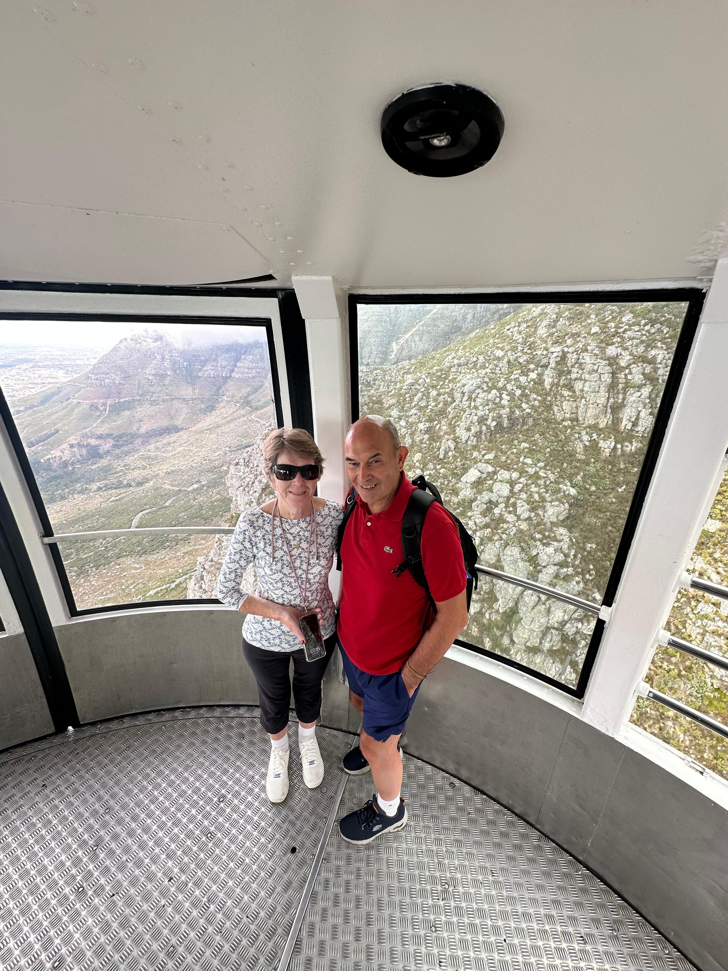 Cape Town Highlights: Table Mountain & Boulders Beach Full-Day Tour