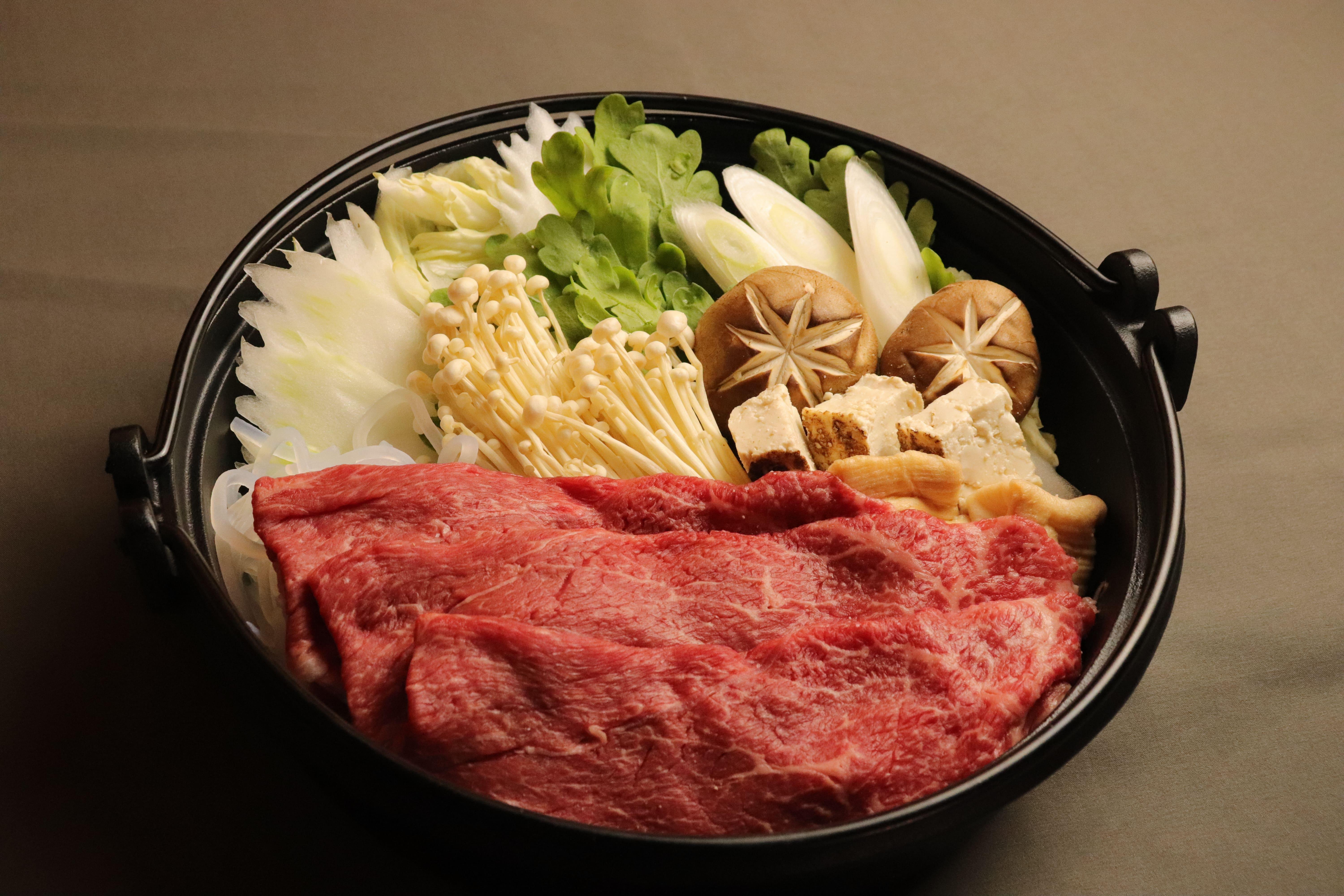 Osaka Sumo Demonstration & Premium Wagyu Sukiyaki Dinner with Front-Row Seats