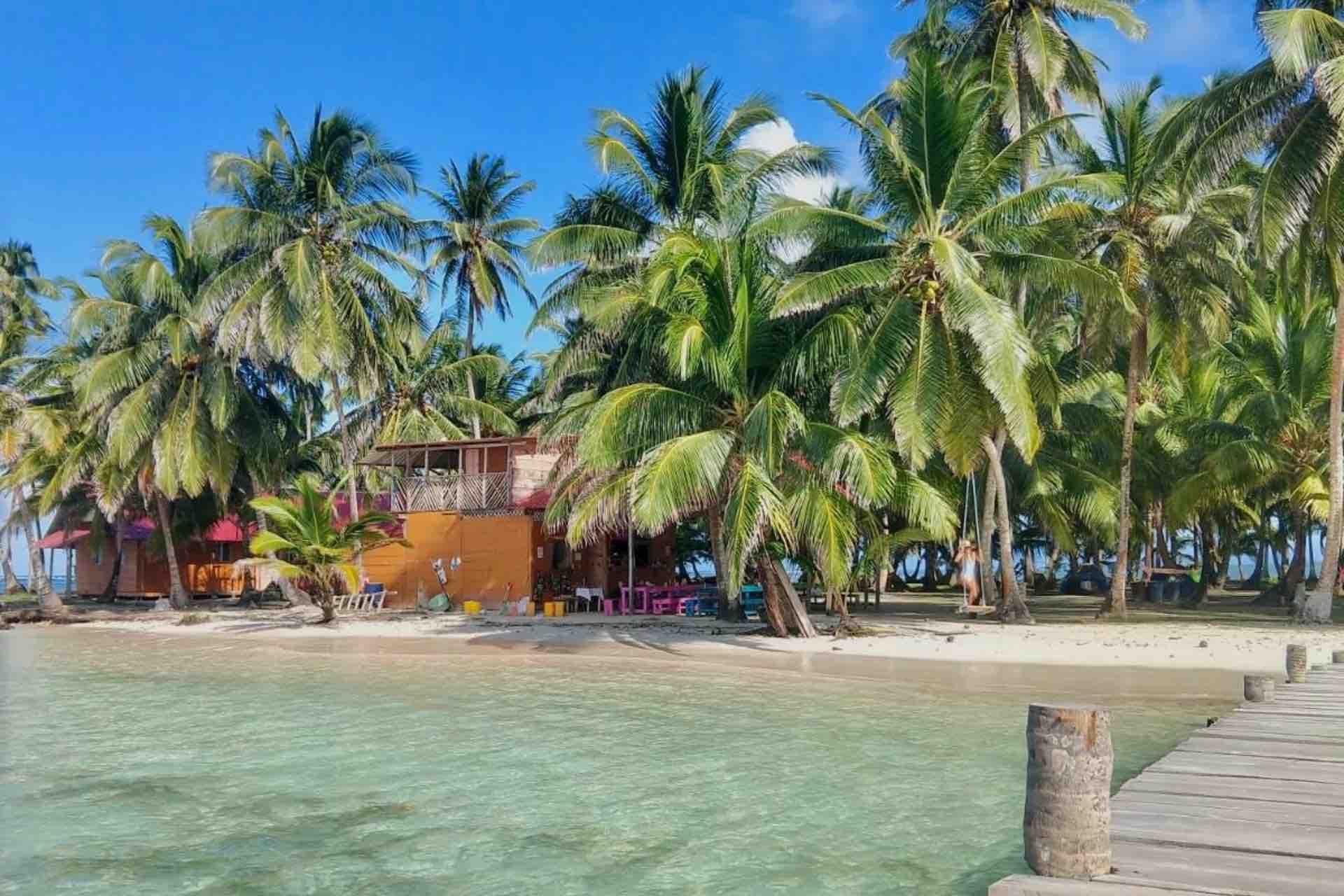San Blas Overnight Adventure: Lemon Cays Island & Boat Tour