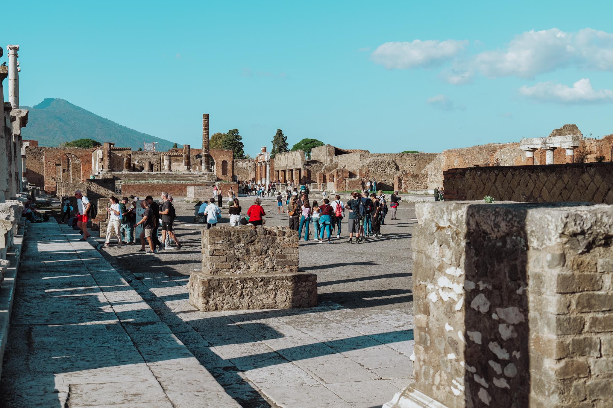 Pompeii and Mount Vesuvius tour with transfers from Sorrento - the Gran Cono crater rim above the Bay of Naples