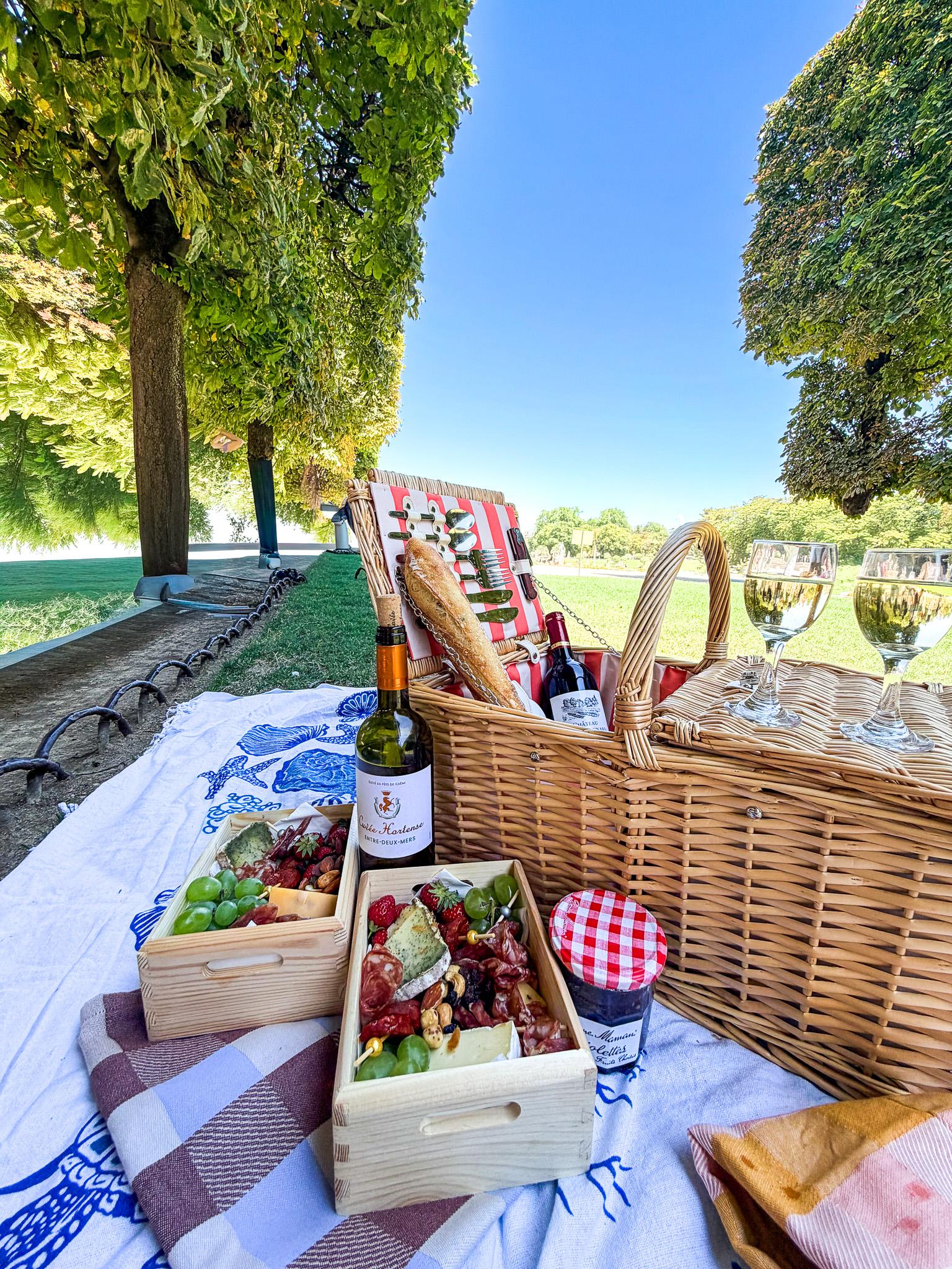 Eiffel Tower Gourmet Picnic with Wine Pairings