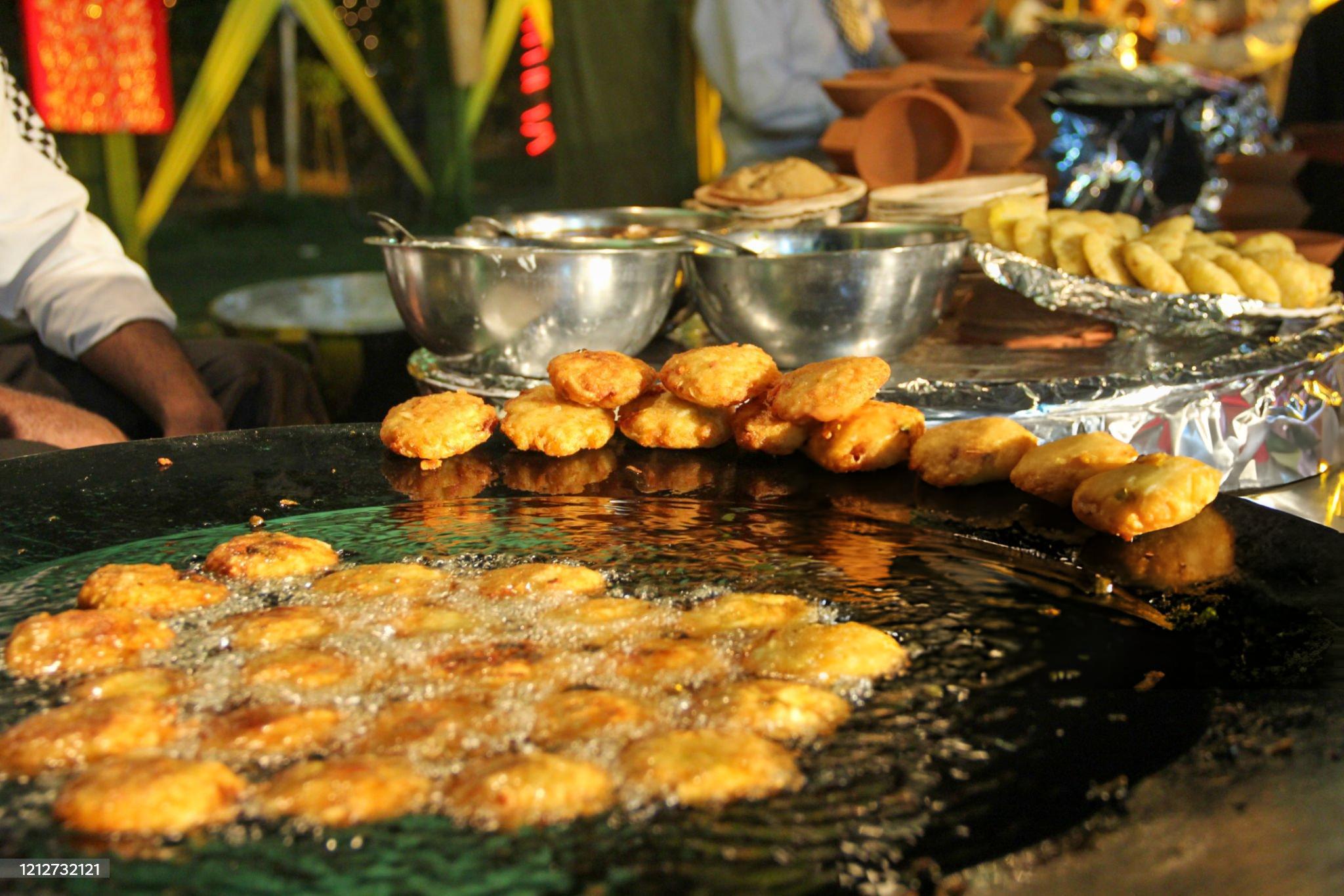 Hyderabad Culinary Heritage: Guided Street Food Walk