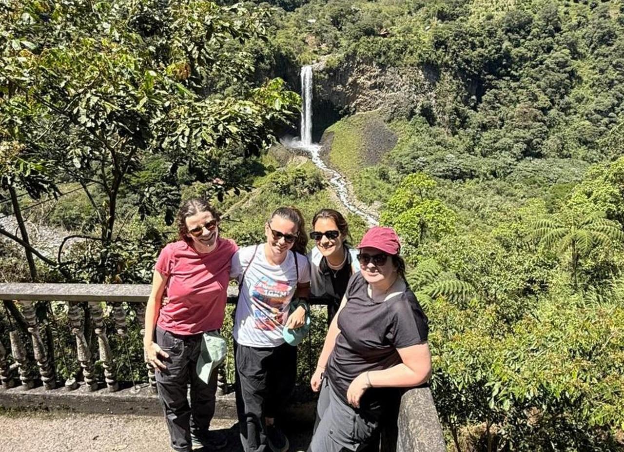 Baños 8-Waterfall Route: Guided Day Tour with Lunch