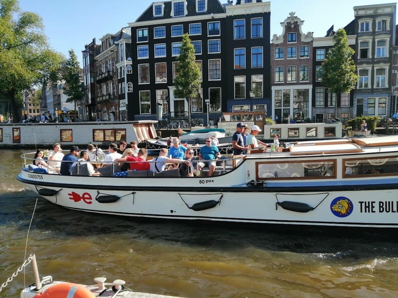 The Bulldog Smoke-Friendly Canal Cruise