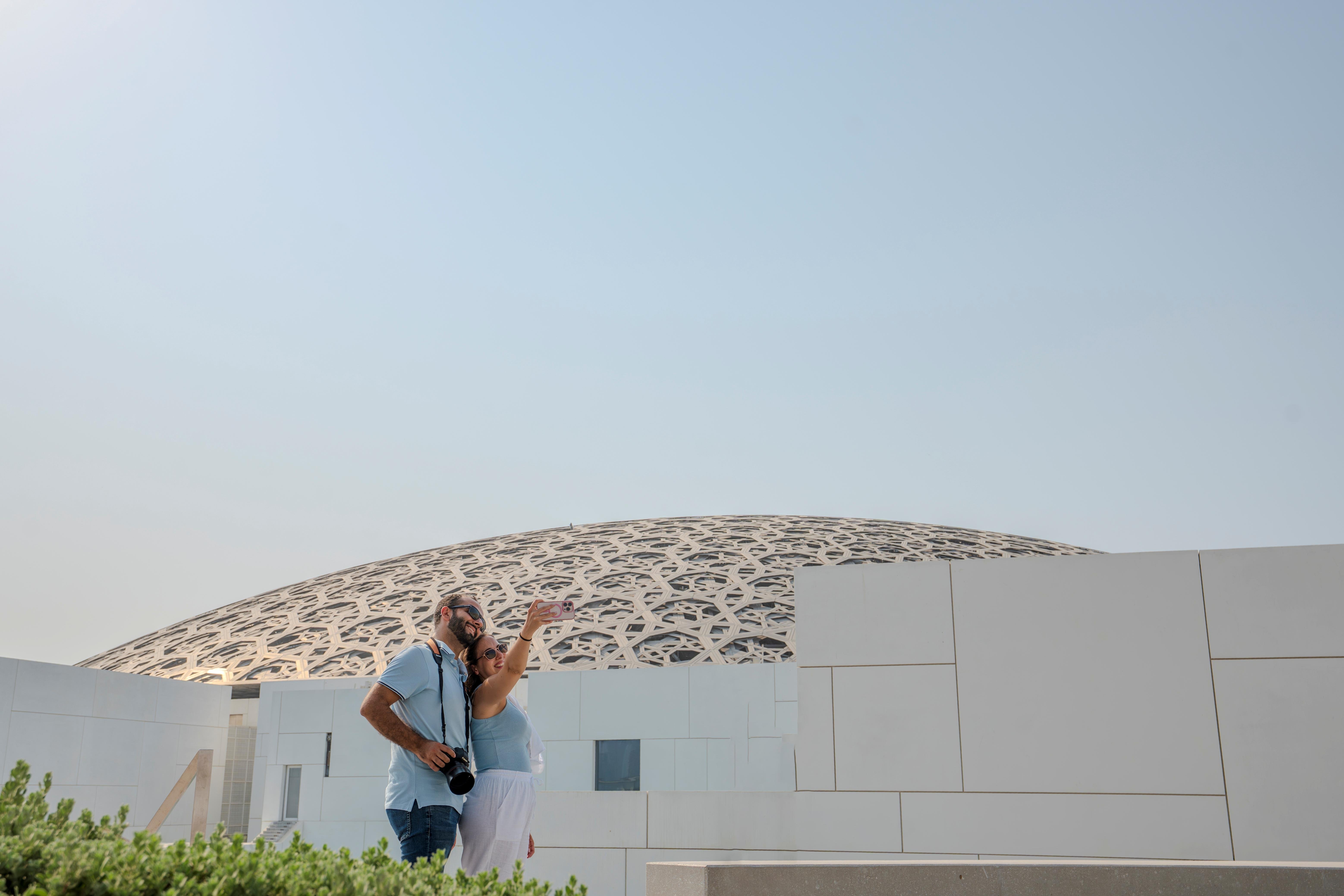 Abu Dhabi Day Trip from Dubai: Grand Mosque, Presidential Palace & More