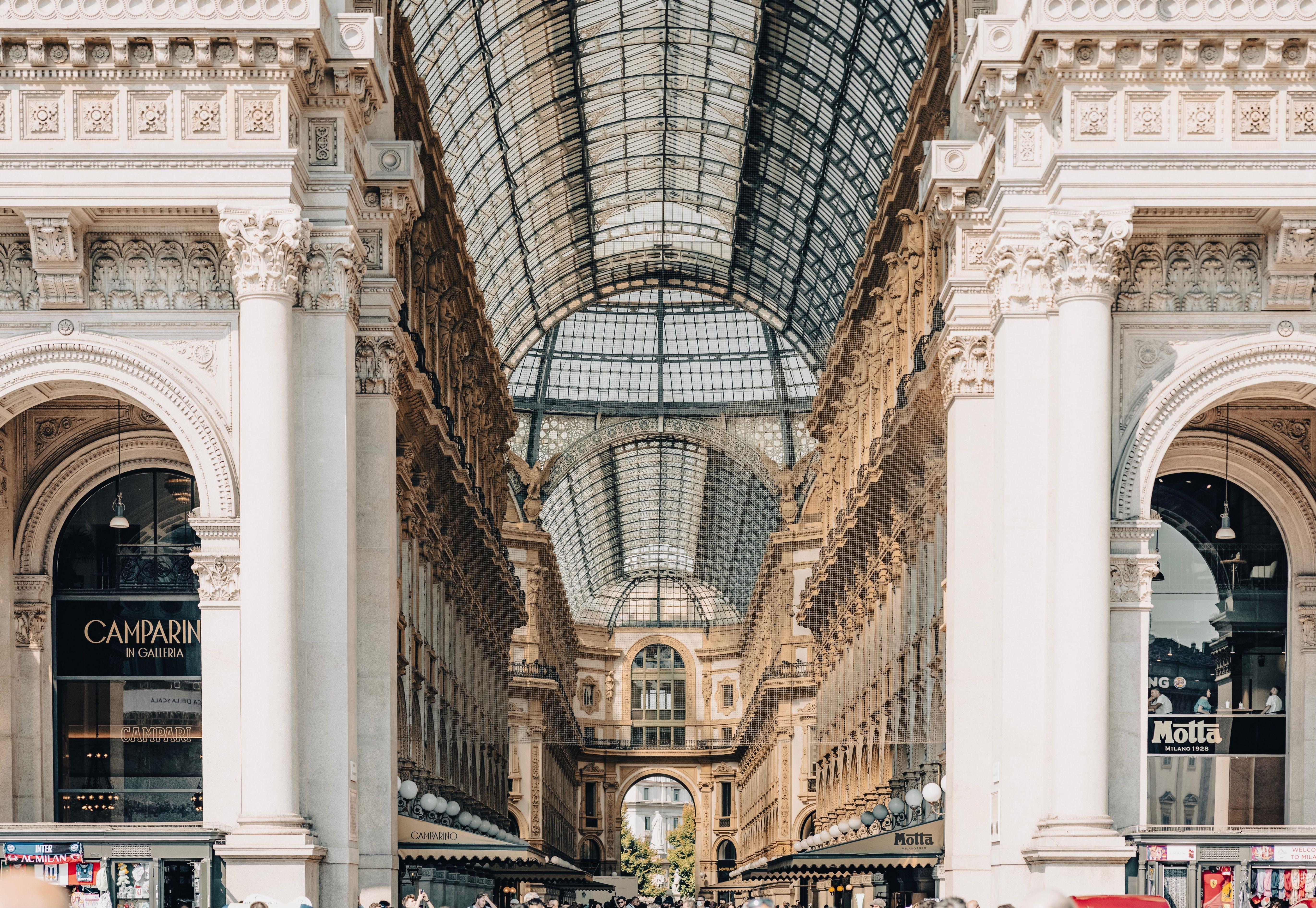 Milan Highlights: Duomo Rooftop, Sforza Castle & Gelato Tour