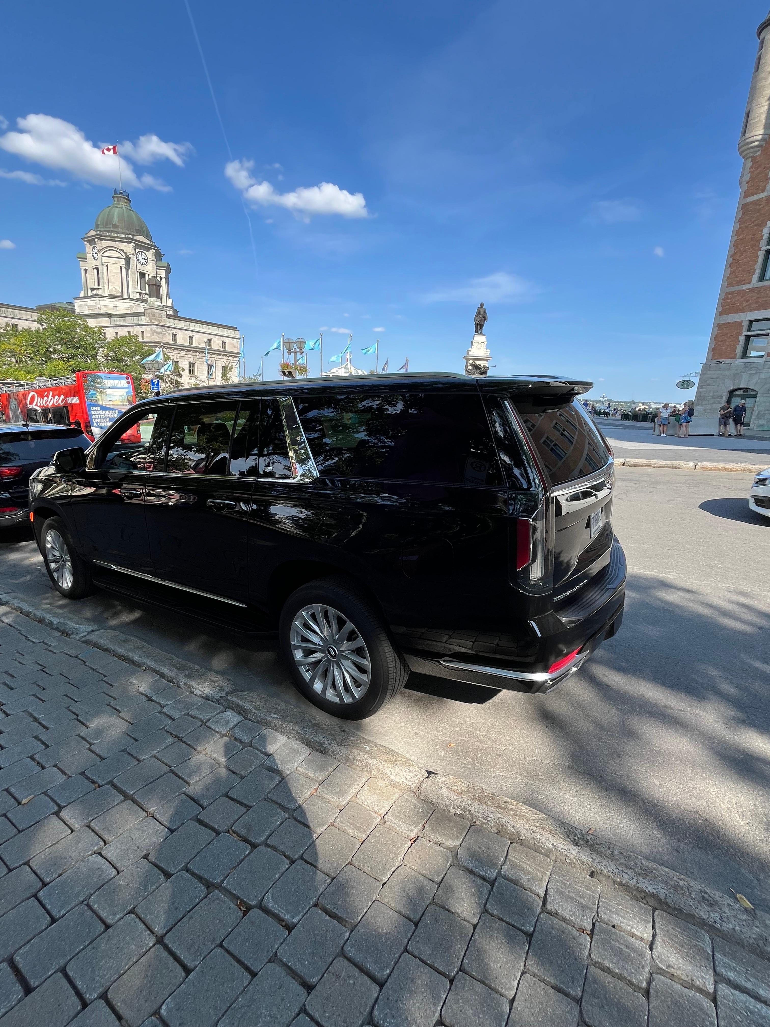 Private Montreal City Tour in Luxury SUV