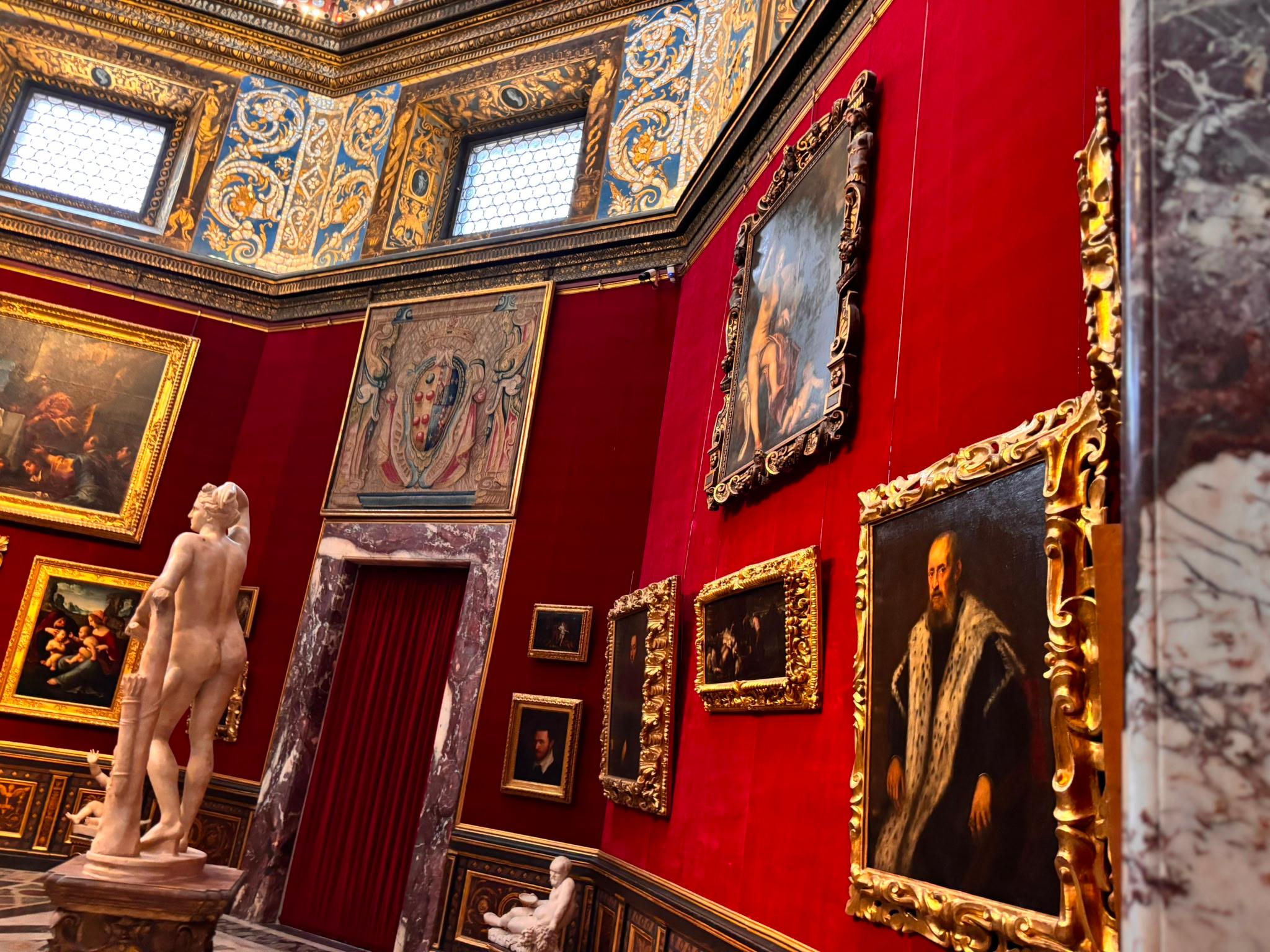 Uffizi Gallery Tour & Reserved Vasari Corridor Access