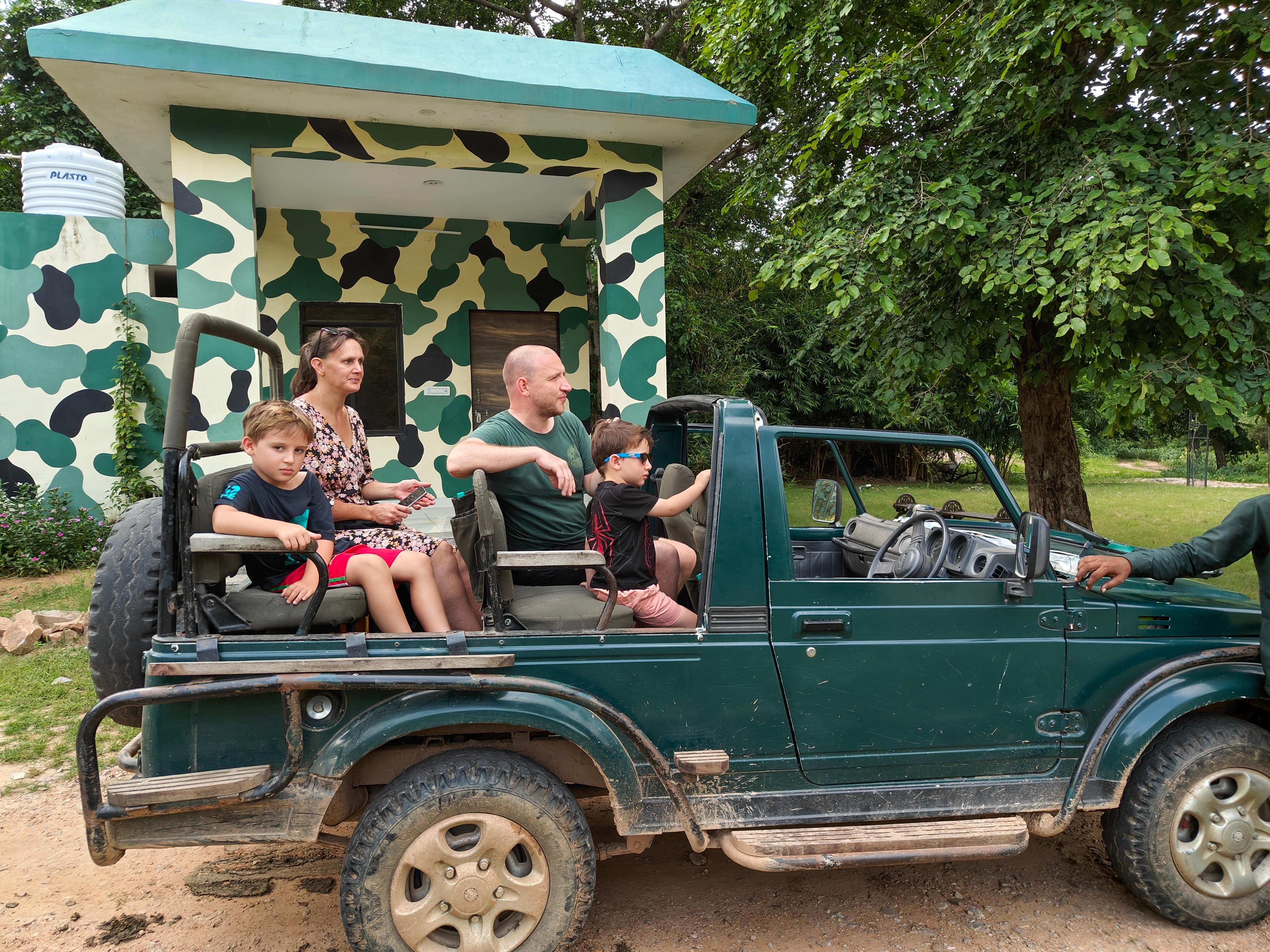 Jaipur Jhalana Amagarh Leopard Reserve 4×4 Jeep Safari
