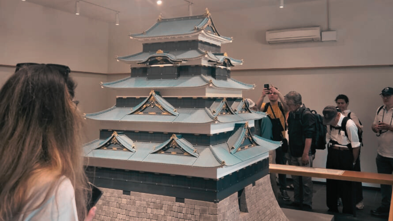 Tokyo Imperial Palace & Shogun History Walking Tour