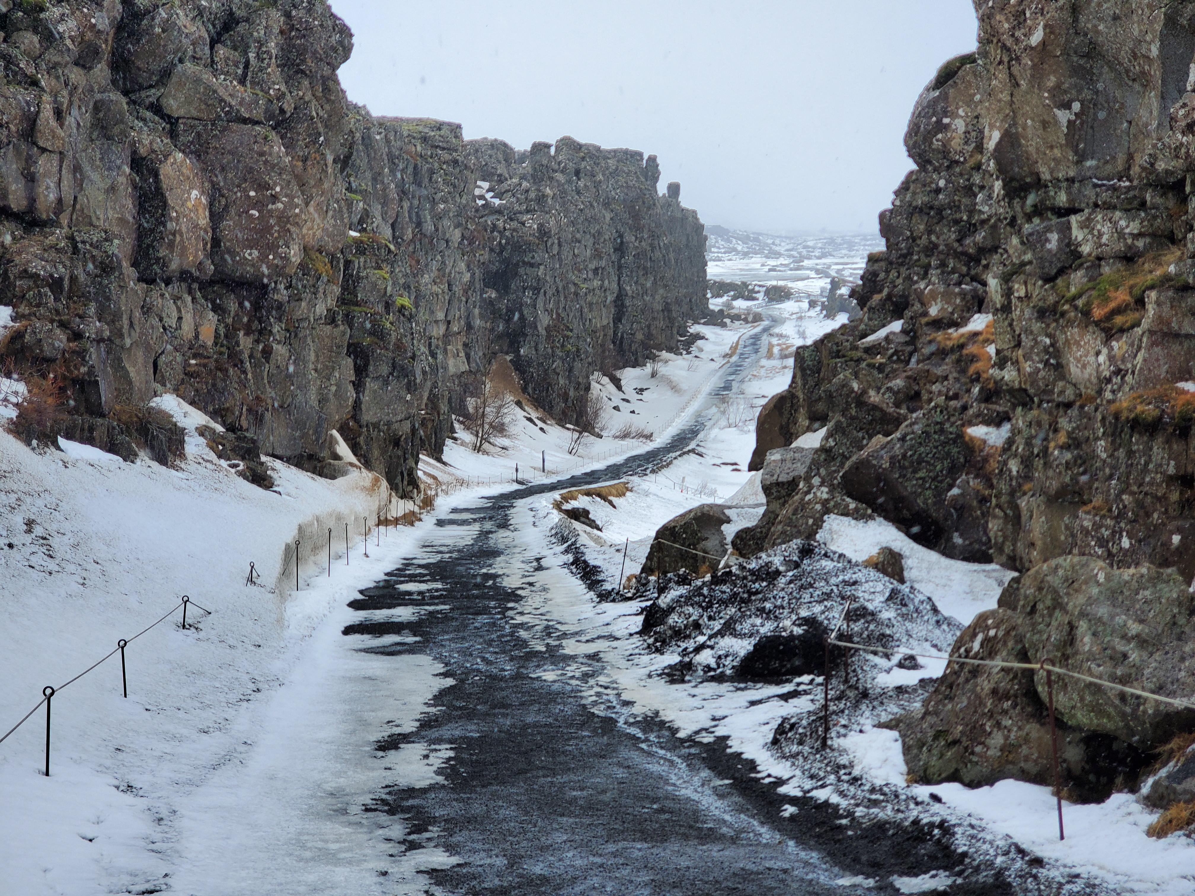 Super Jeep Golden Circle & Langjökull Glacier Snowmobile Expedition