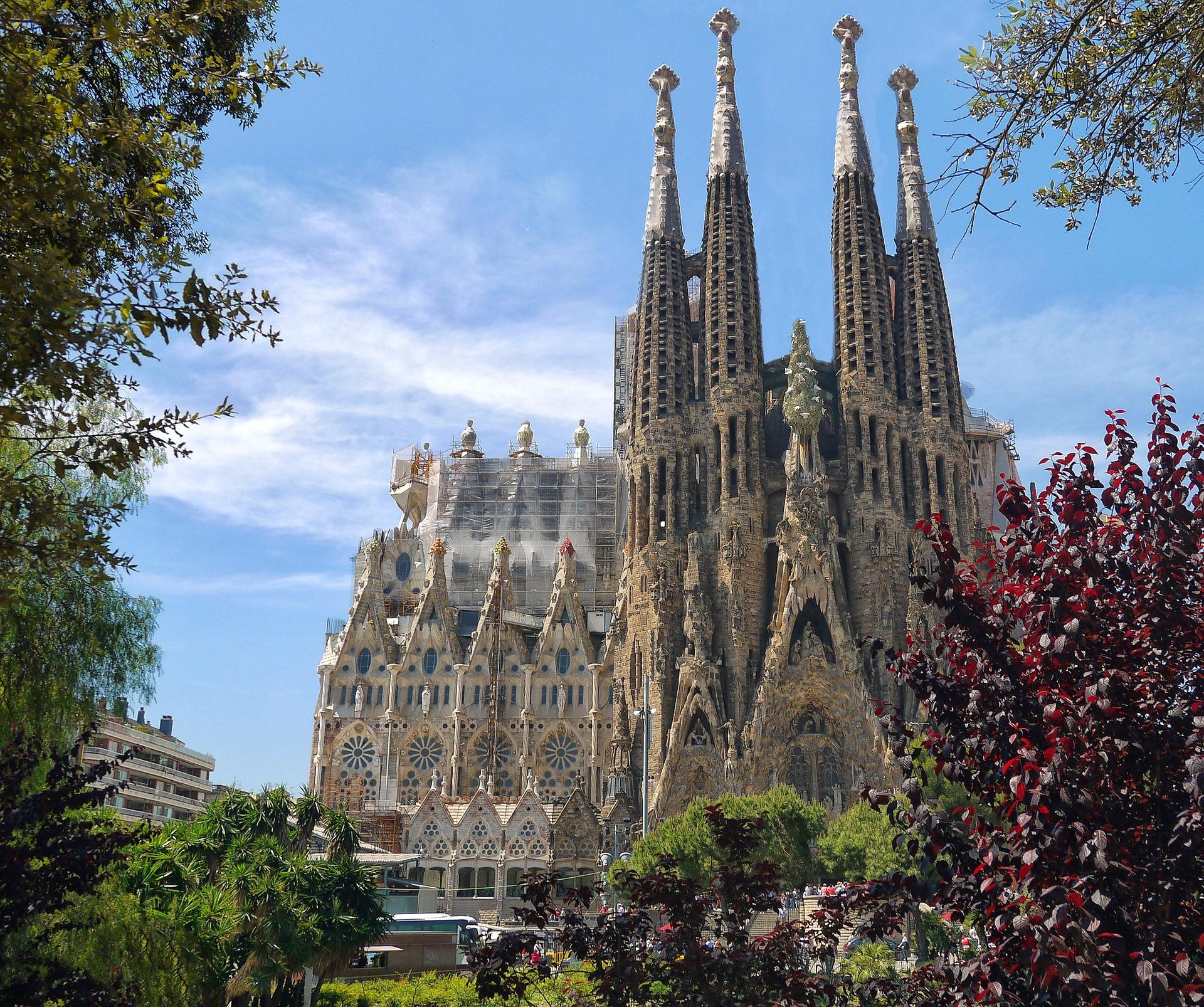 Barcelona: Sagrada Familia Skip-the-line Tour with Guide - 2026 (Verified Reviews)
