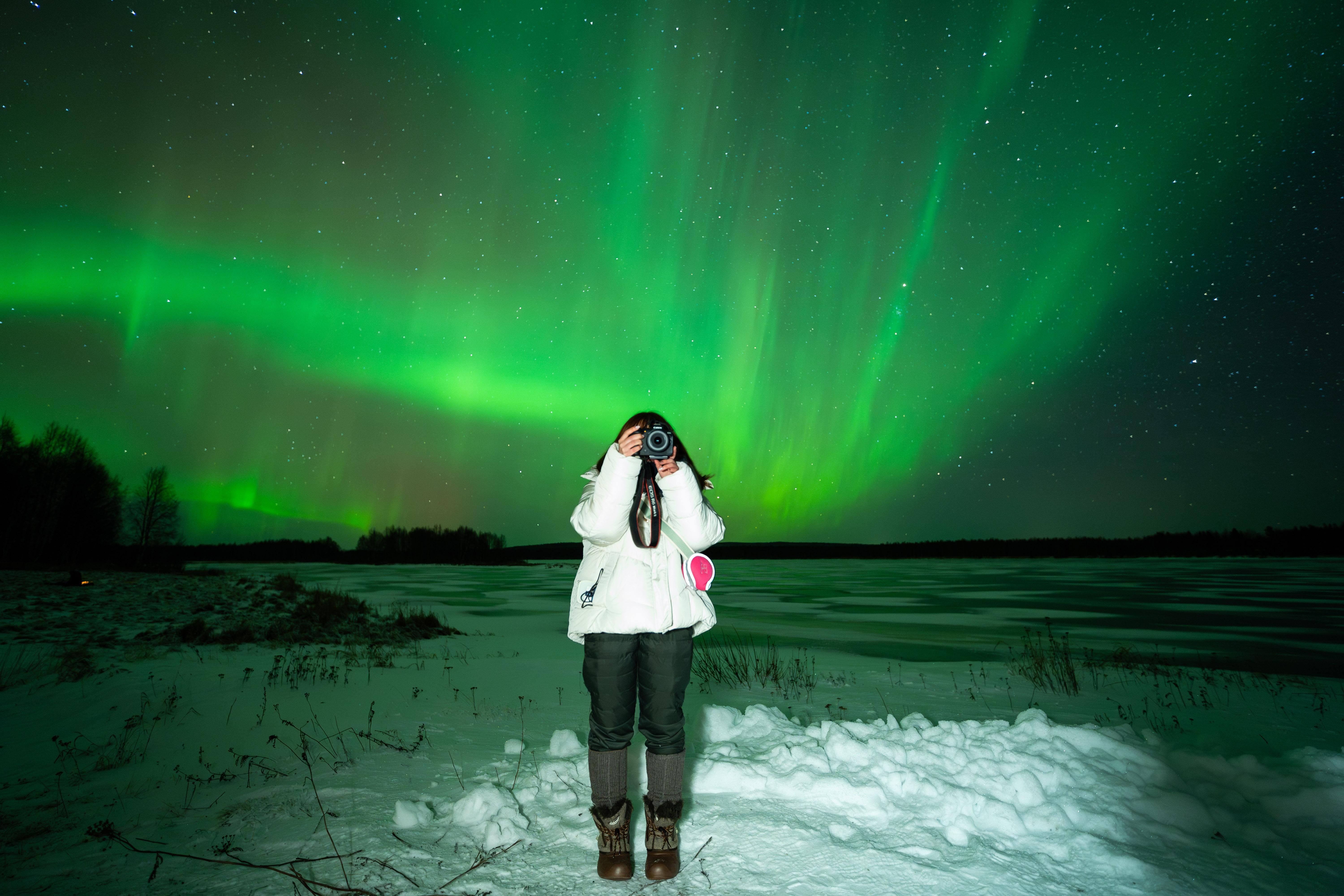 Rovaniemi Aurora Hunt – Expert-Led Northern Lights Chase with Free Photos