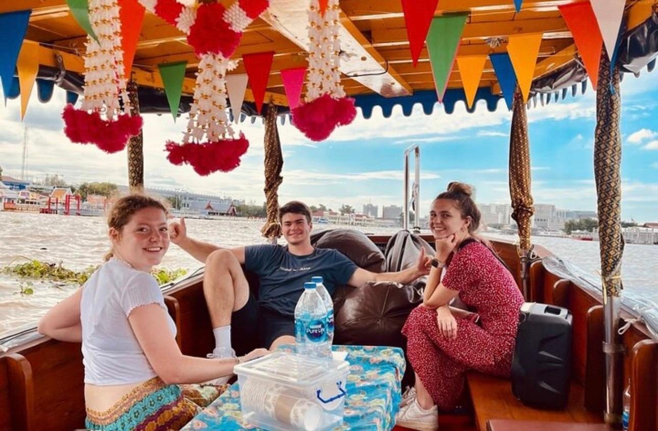 Private Traditional Boat Tour of Bangkok's Historic Canals