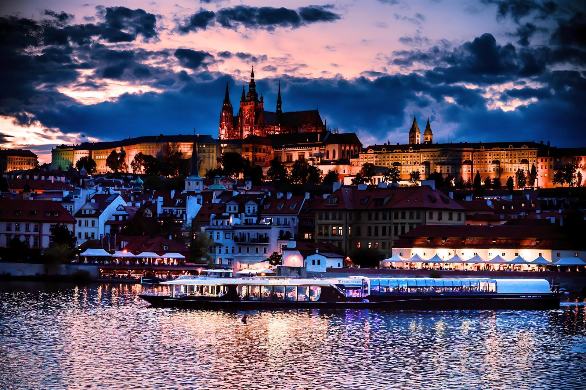 Evening Vltava River Cruise with Dinner Buffet