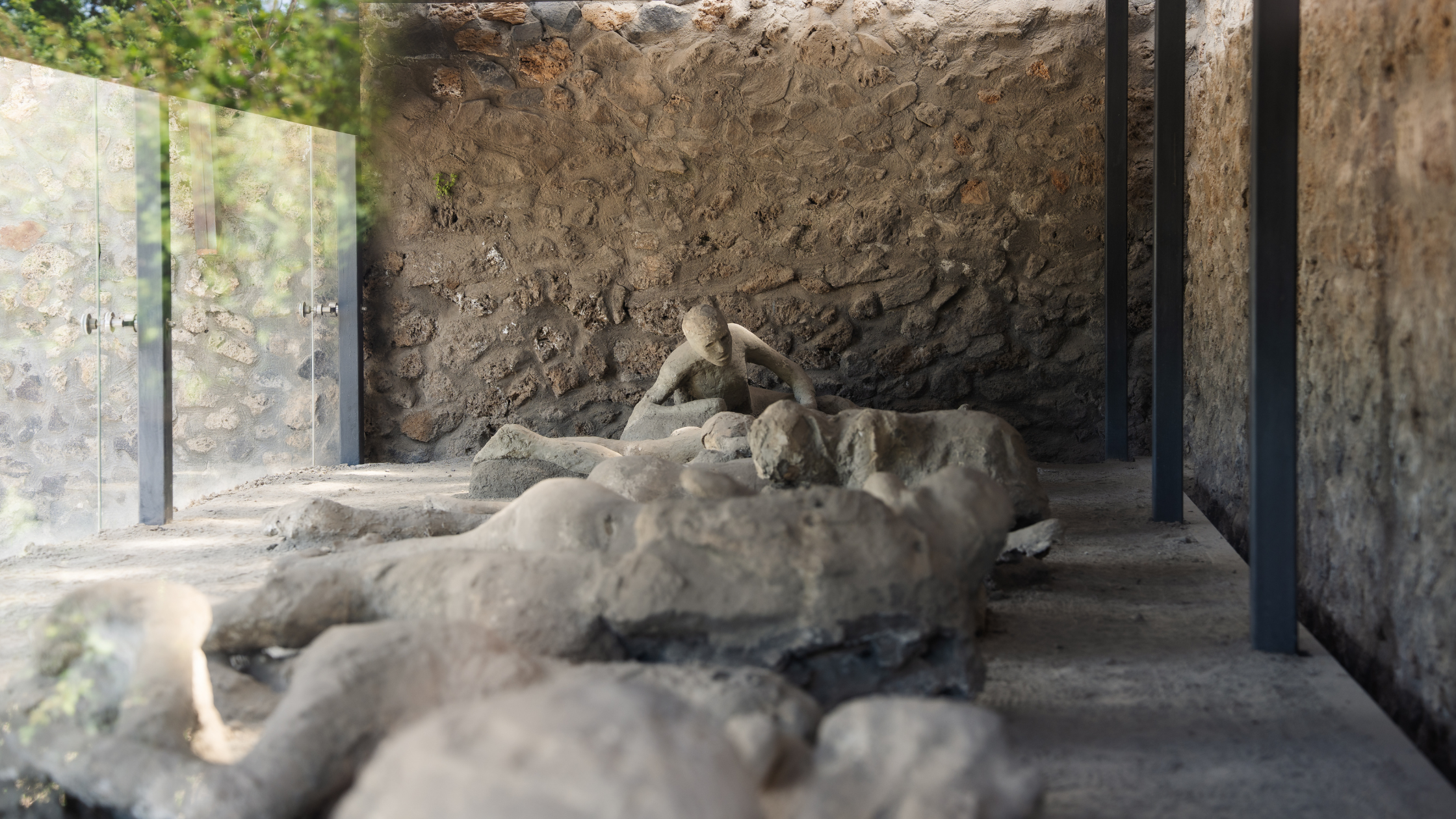 Pompeii Discovery: High-Speed Train, Wine Tasting & Lunch
