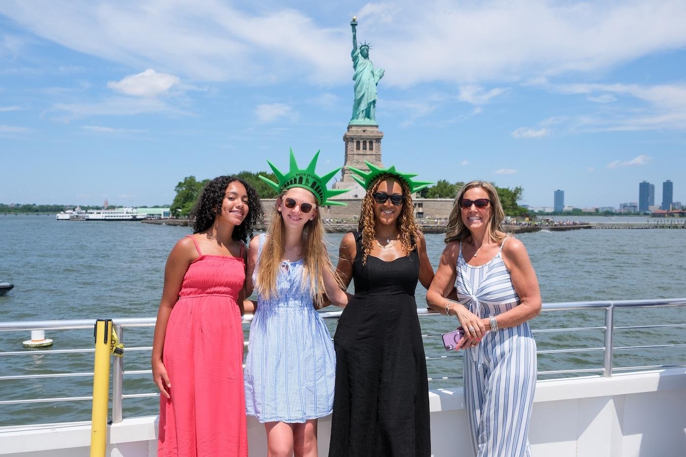 Manhattan Island Essential Sights Cruise