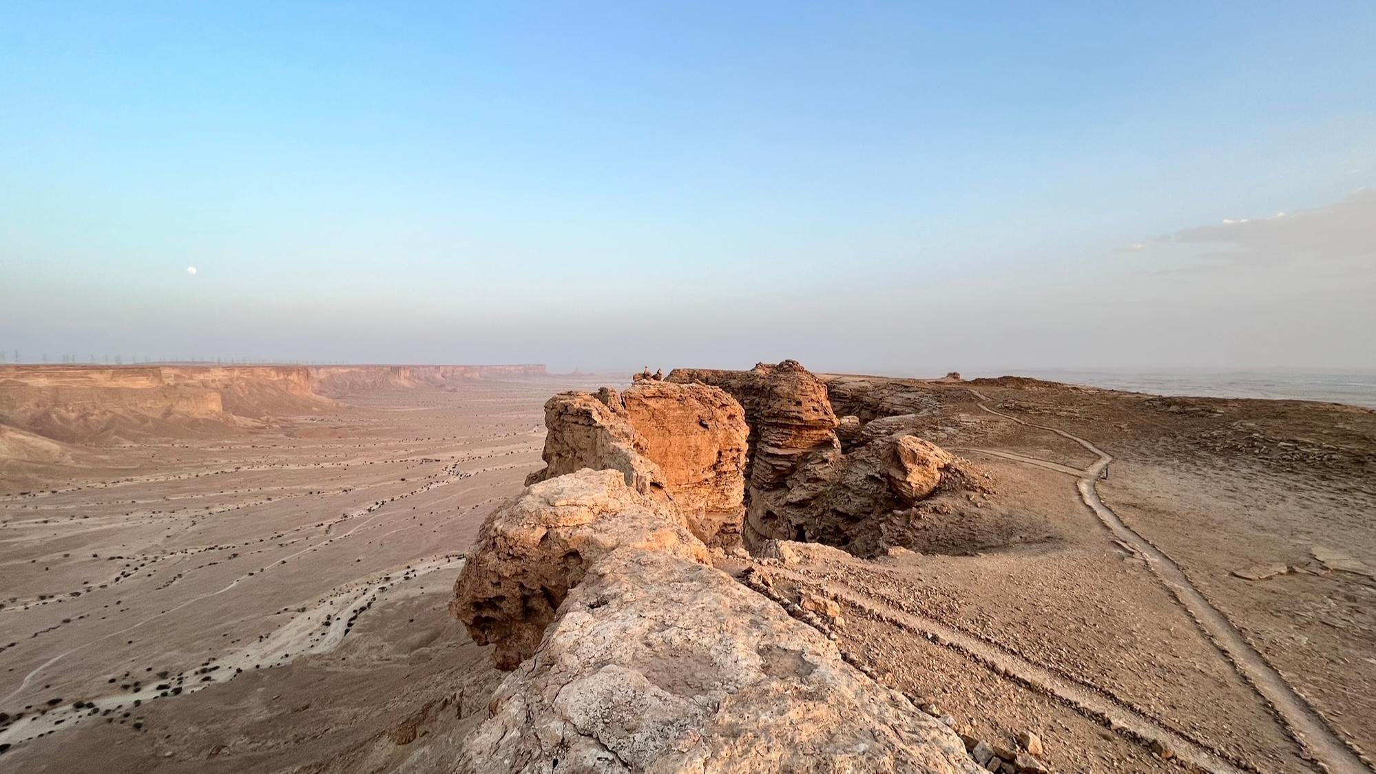 Edge of the World & Darb Al-Manjoor Desert Expedition