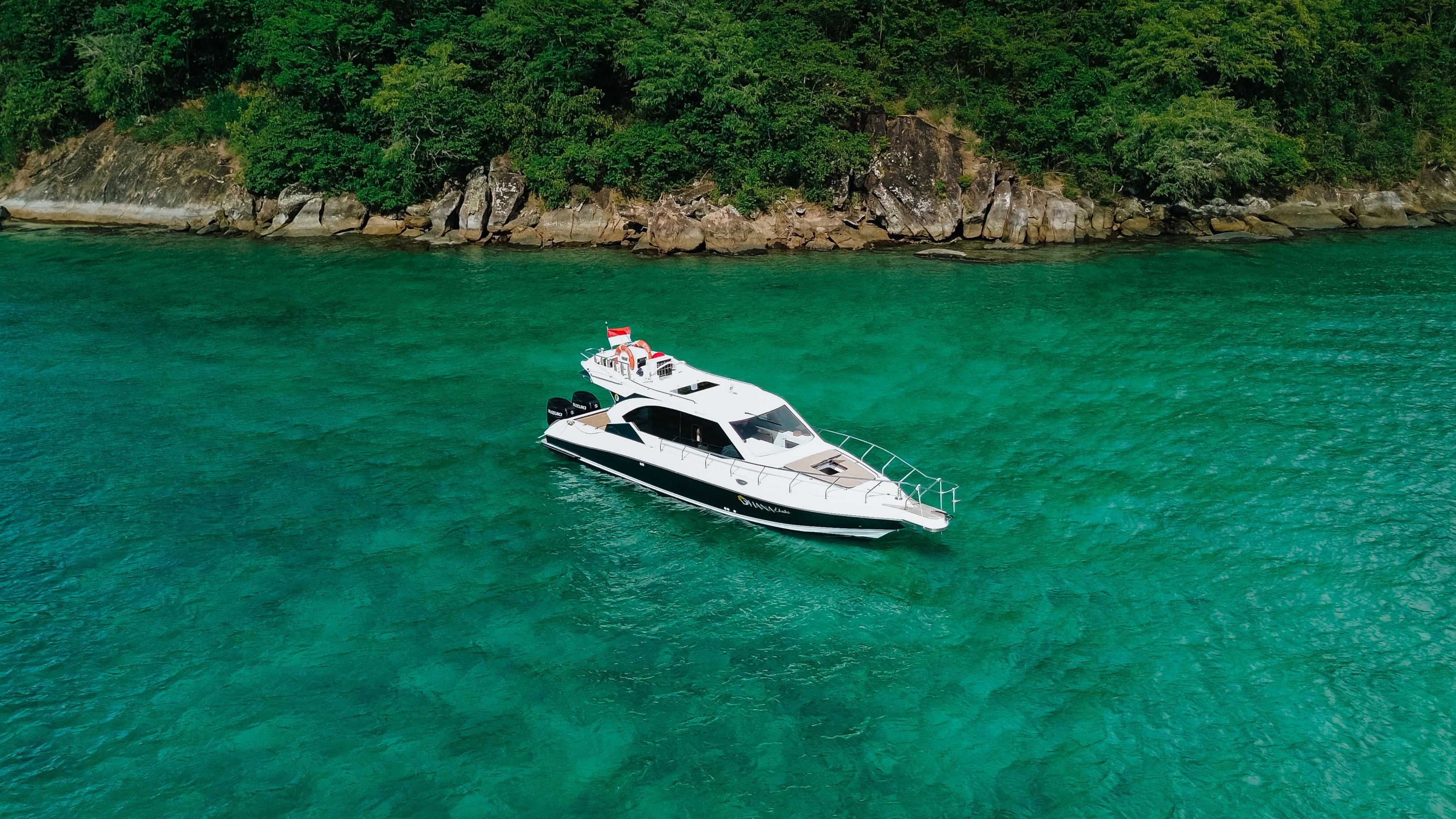 Komodo National Park Full-Day Speedboat Adventure from Labuan Bajo