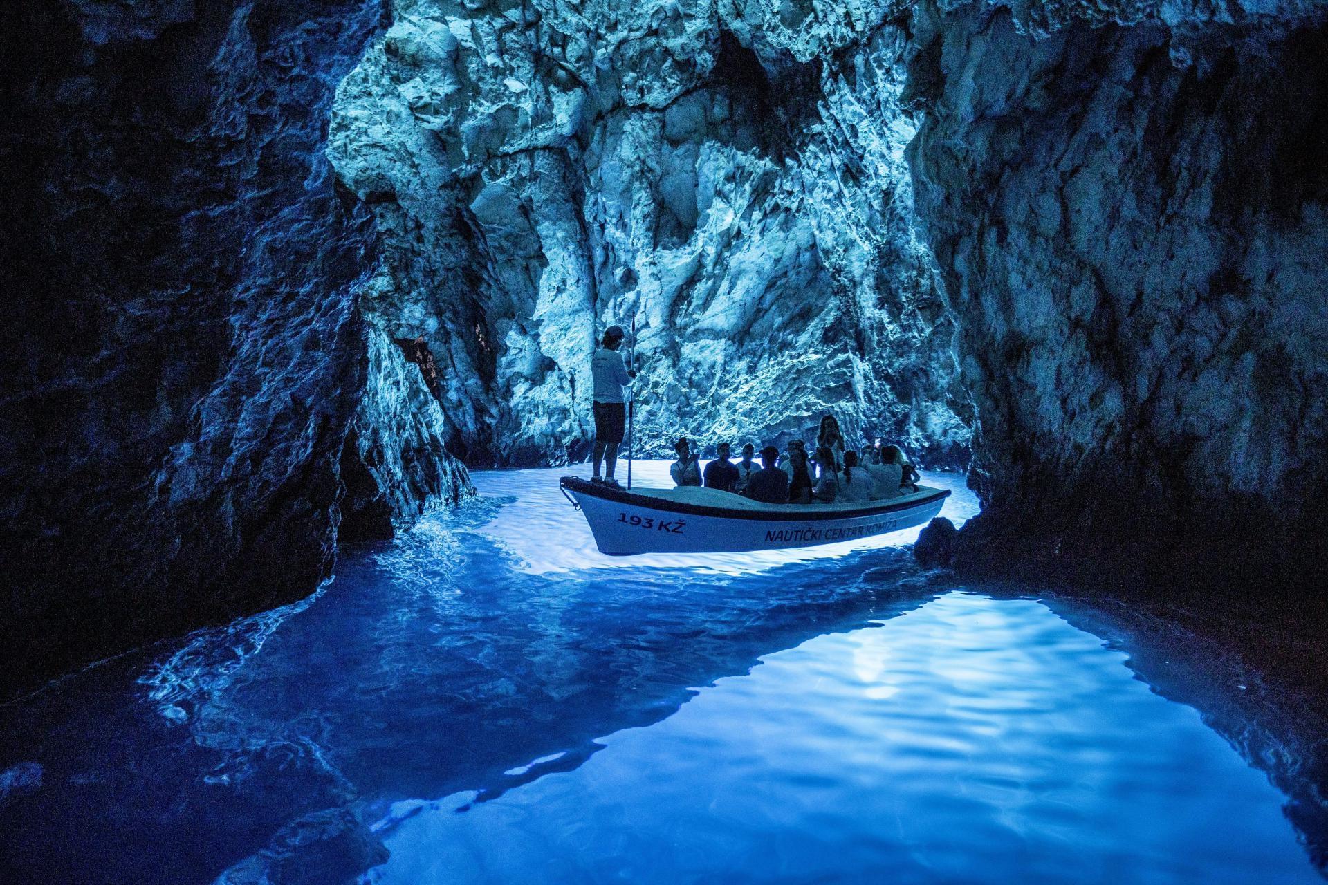 Hvar 5-Island Speedboat Adventure with Blue Cave