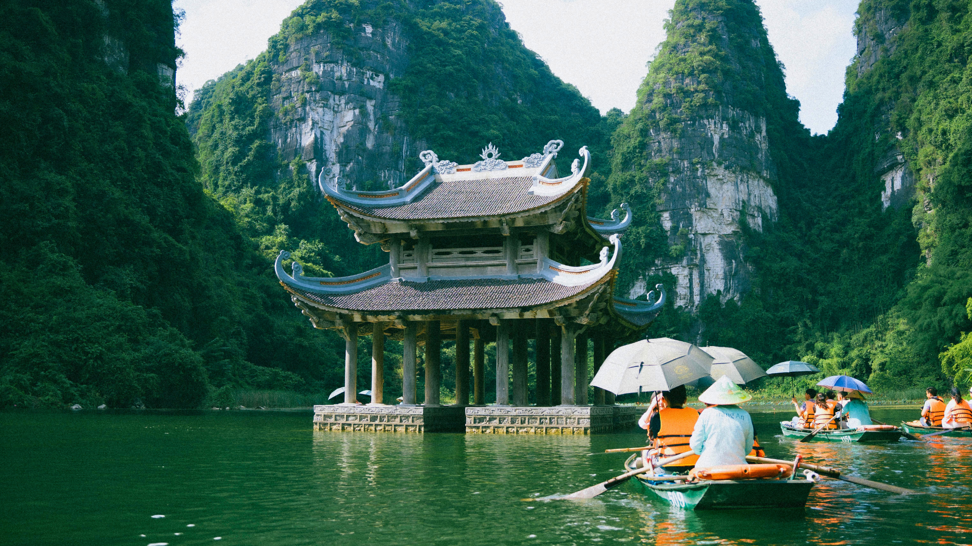 Ninh Binh Day Trip: Trang An, Mua Cave & Bai Dinh Pagoda from Hanoi