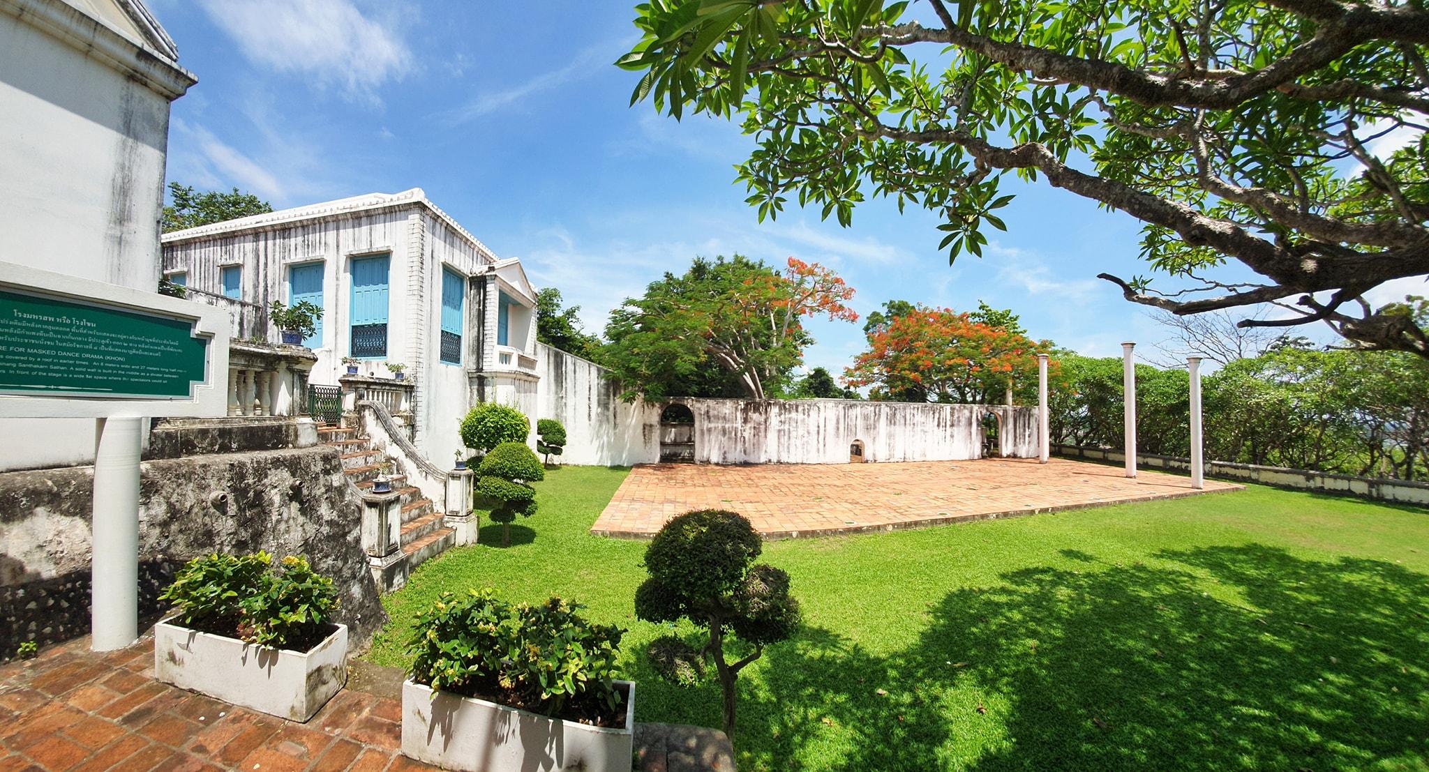 Petchaburi Temples & Royal Palace Small-Group Tour