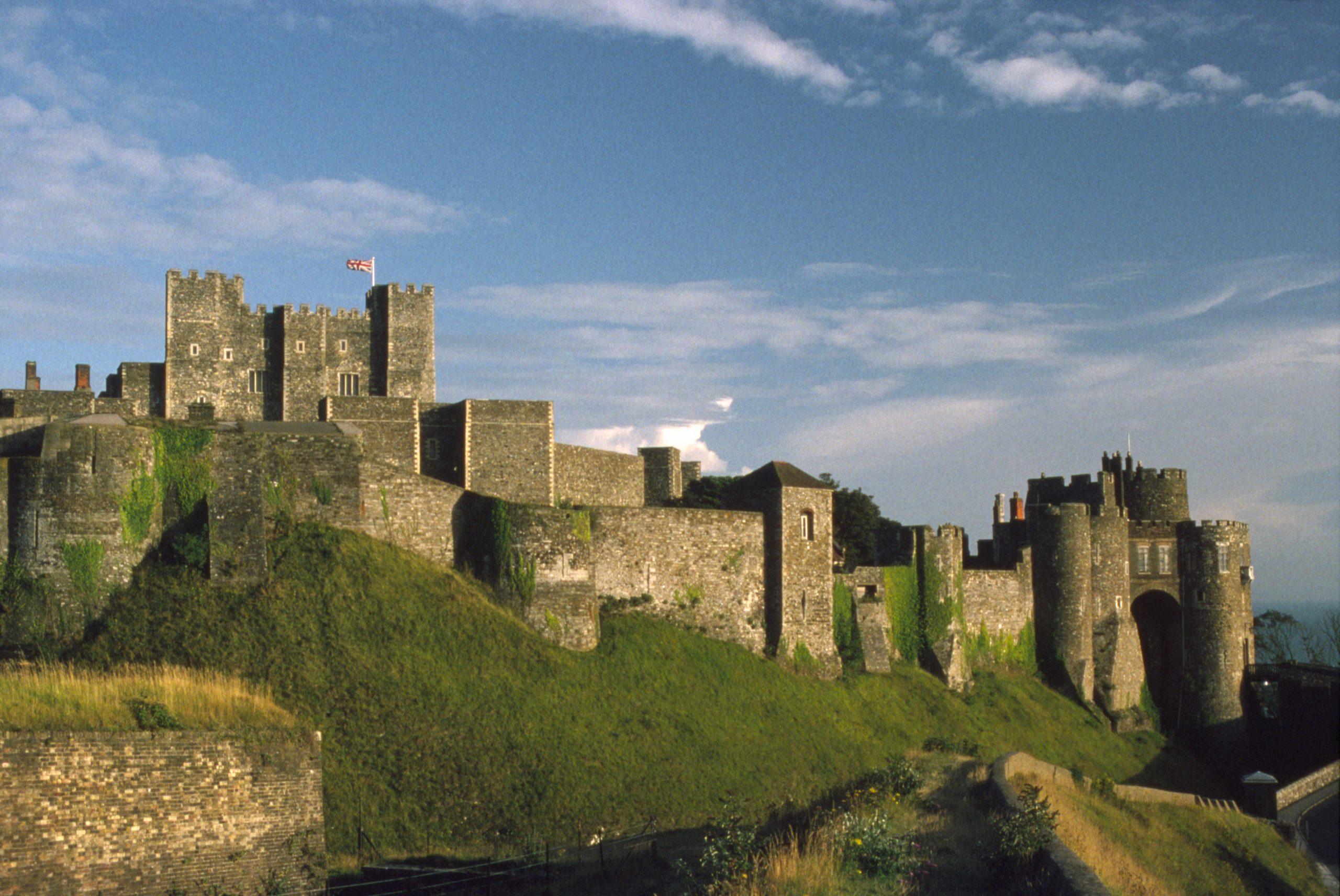 Private Kent Coastal & Castles Tour: Dover & Leeds