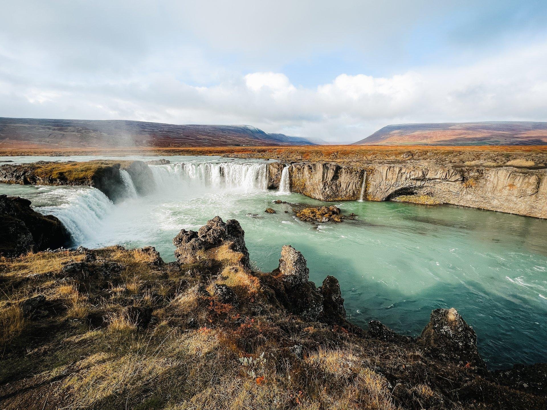 Port Akureyri: Godafoss Waterfall, Myvatn and Baths Tour