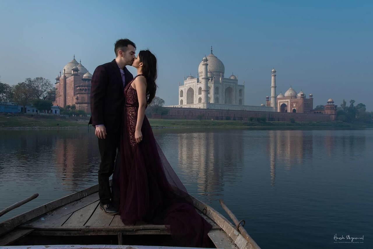 Delhi to Taj Mahal & Agra Fort Day Trip by Express Train with Photographer
