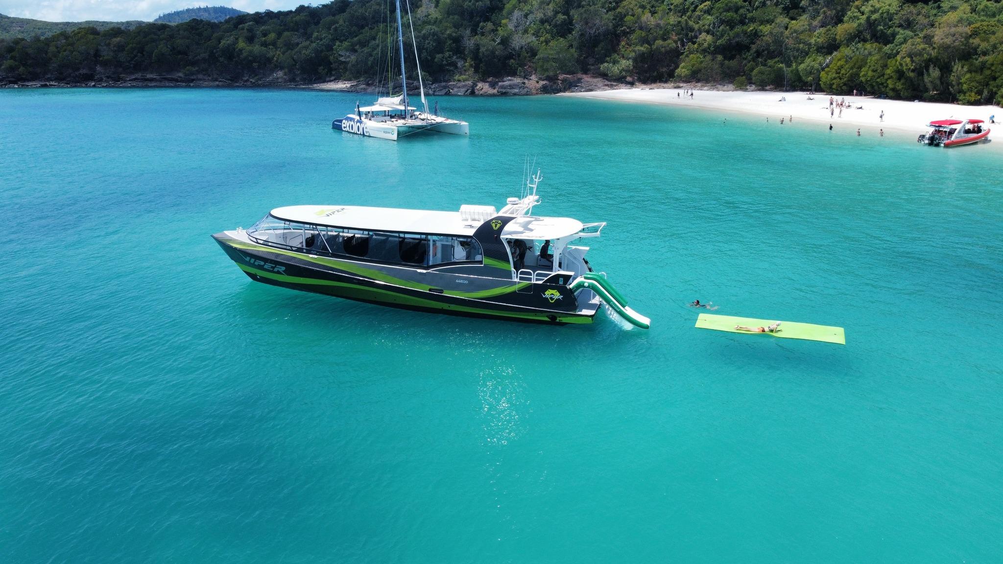 Airlie Beach: Great Barrier Reef & Whitehaven Beach Speedboat Day Tour