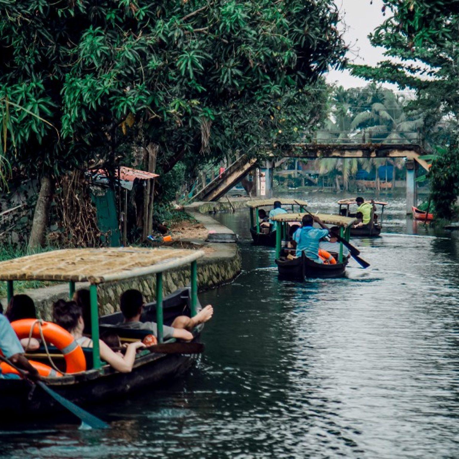 Alleppey Backwaters: Kayak, Shikkara, and Traditional Lunch