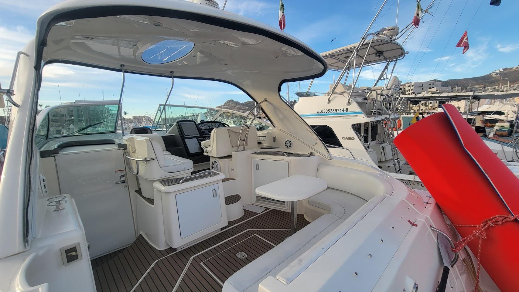 Cabo Private Yacht Experience: Arch, Snorkeling & Gourmet Bites