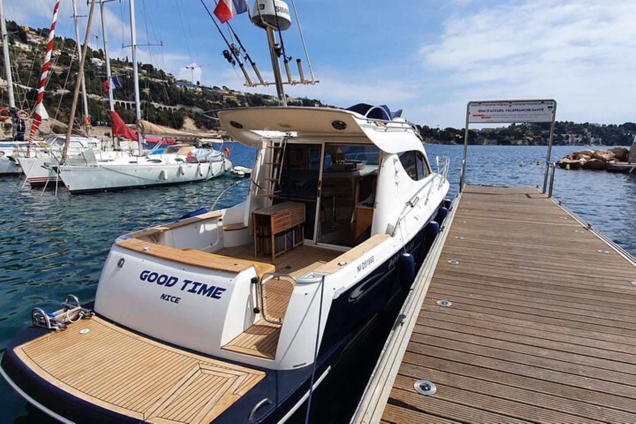 Private French Riviera Boat Charter with Swimming & Aperitif