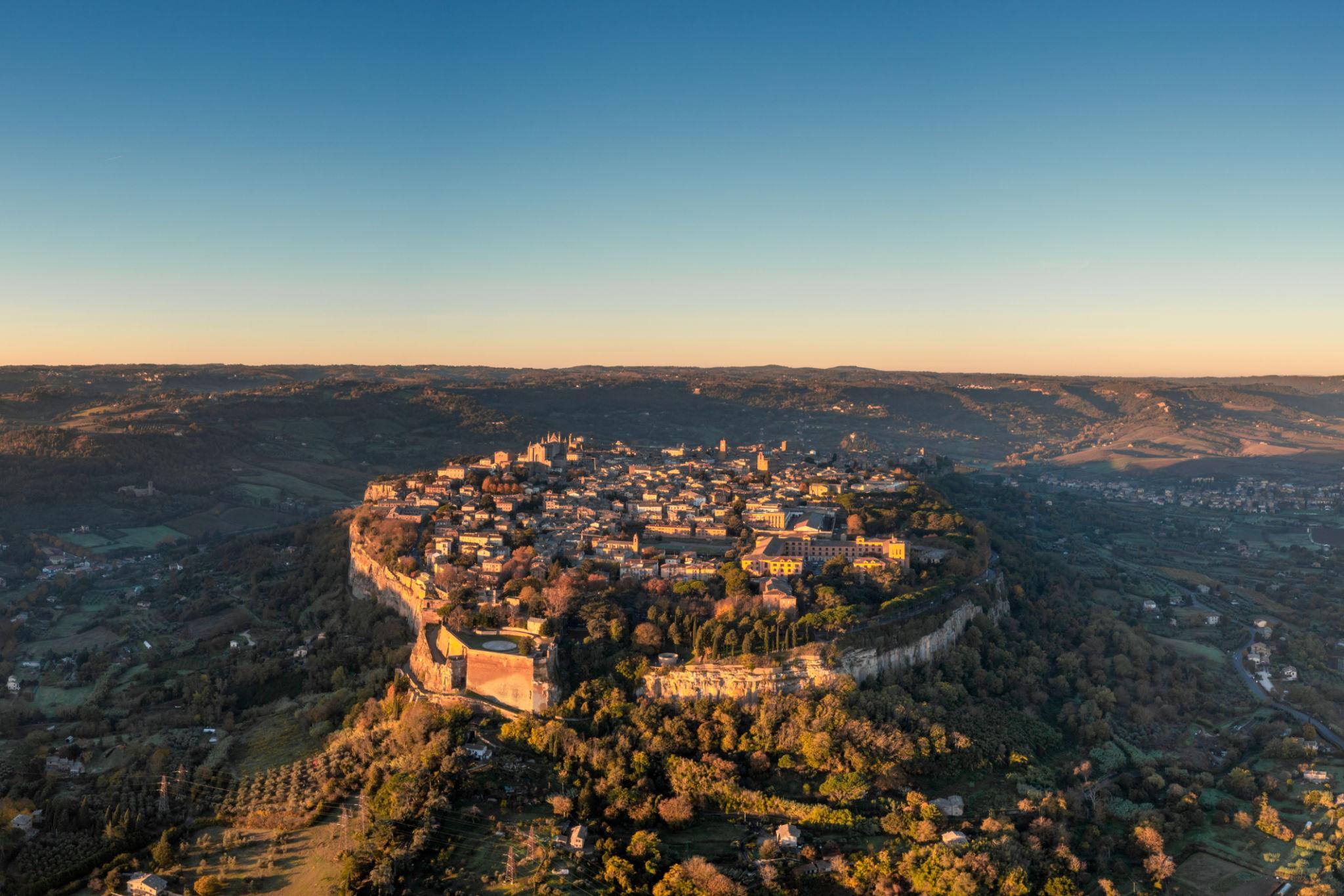 Private Orvieto & Lake Bolsena Day Tour from Rome