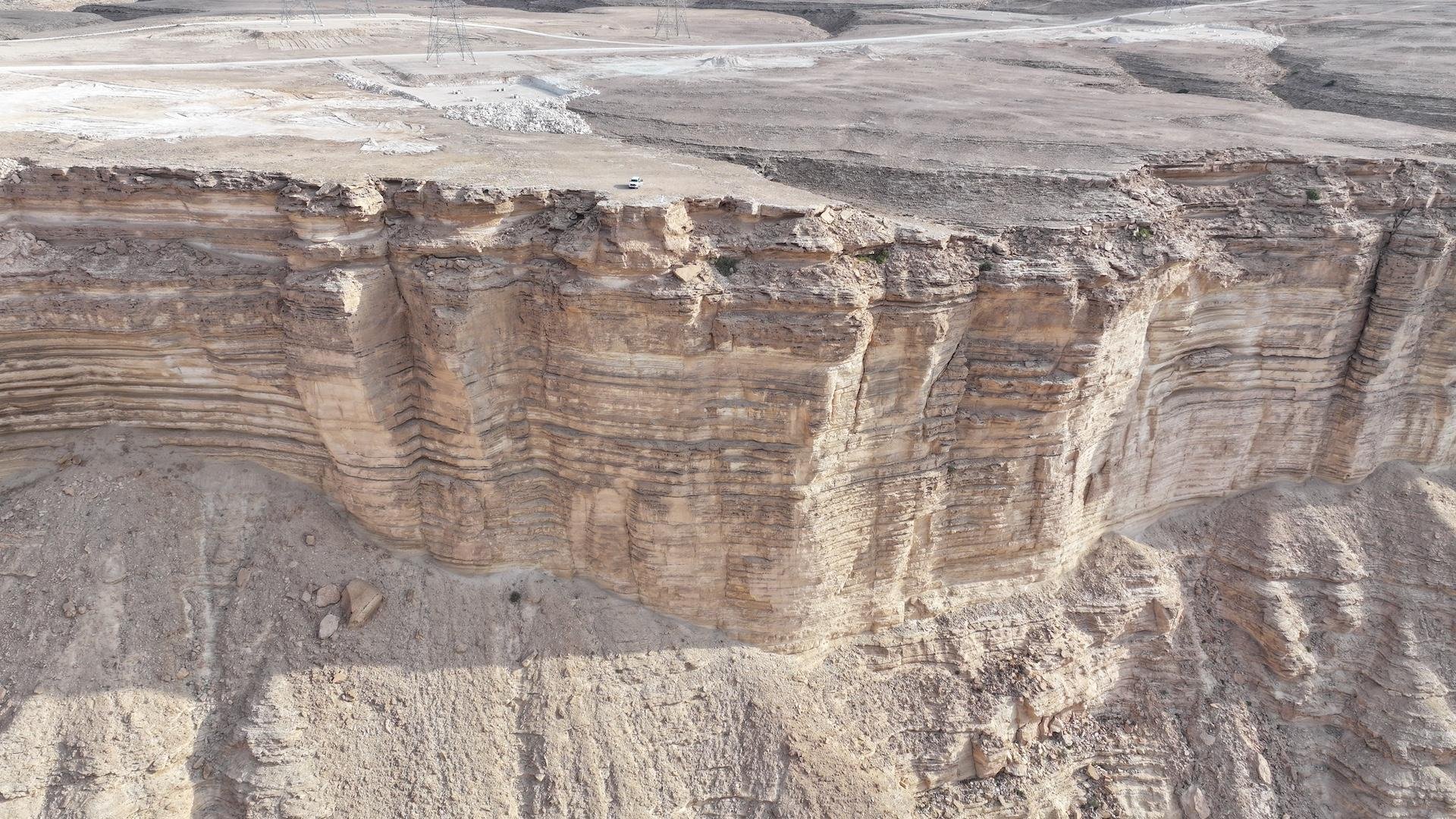 Edge of the World & Darb Al-Manjoor Desert Expedition