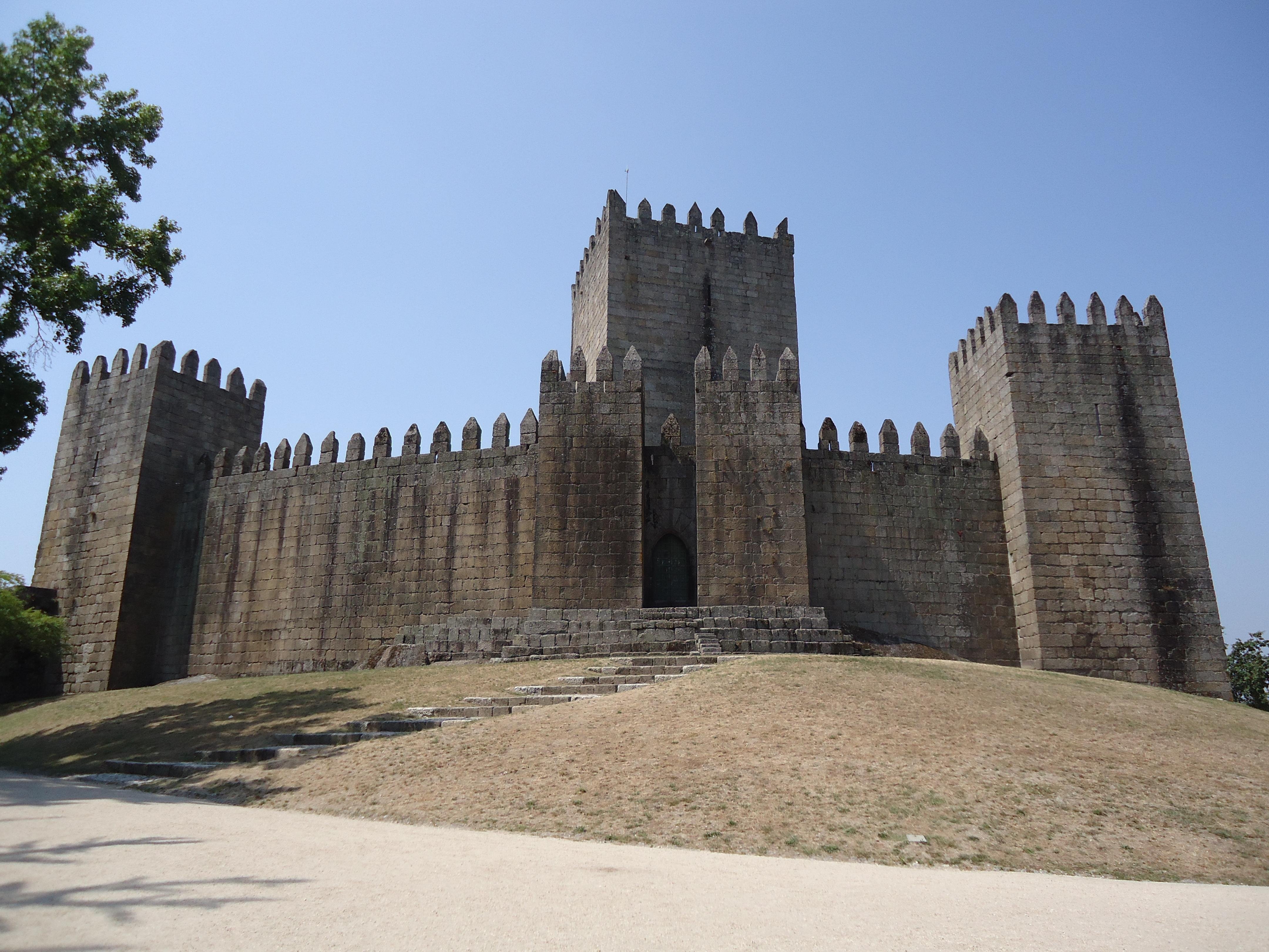 Braga & Guimarães Day Tour from Porto with Lunch