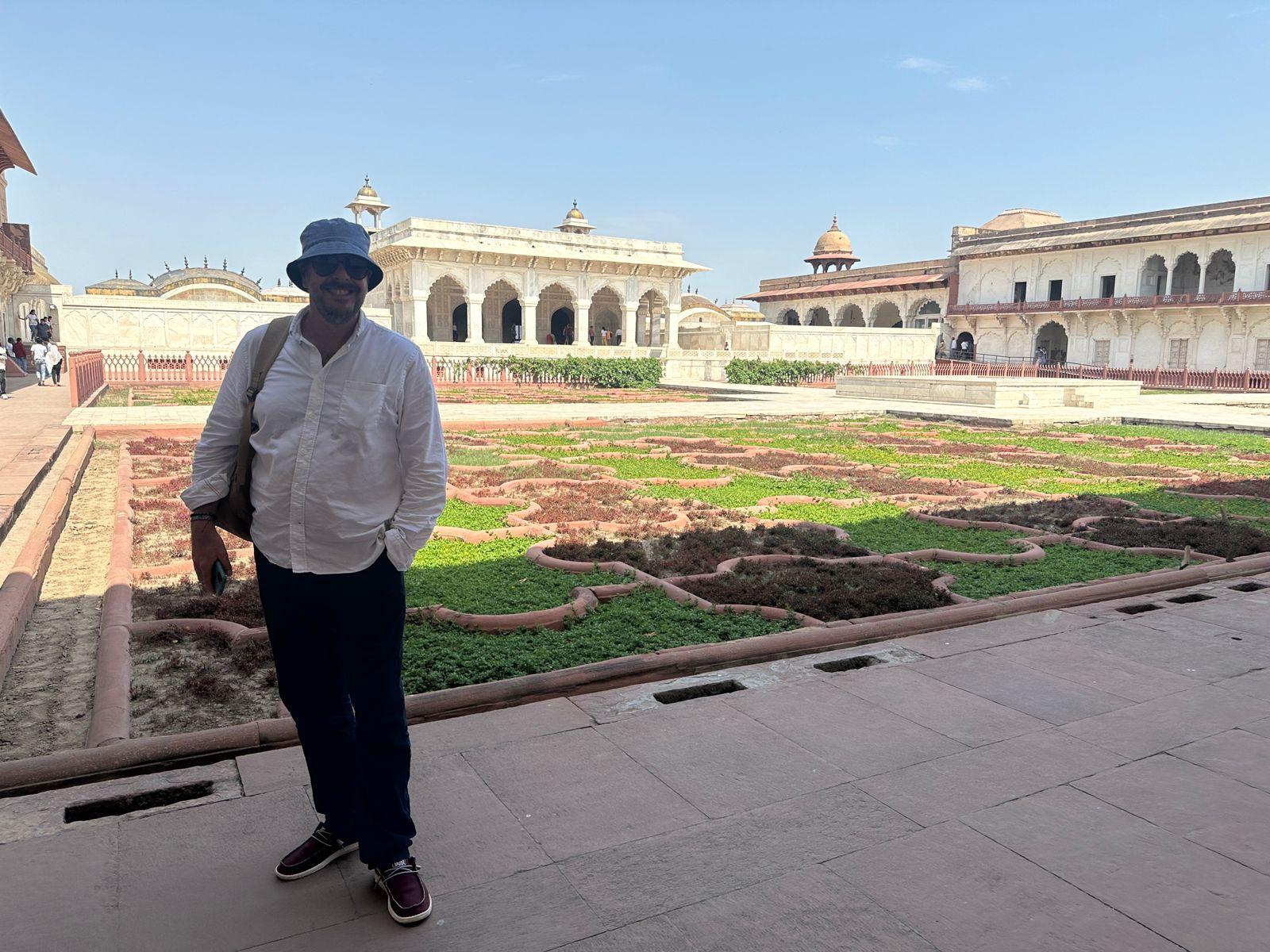Delhi to Taj Mahal Sunrise Private Tour with Skip-the-Line Entry
