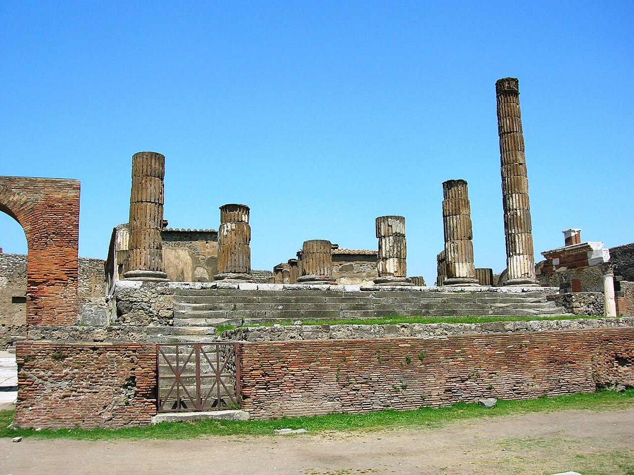 Pompeii Discovery: Ancient Ruins, Wine Tasting, and Lunch