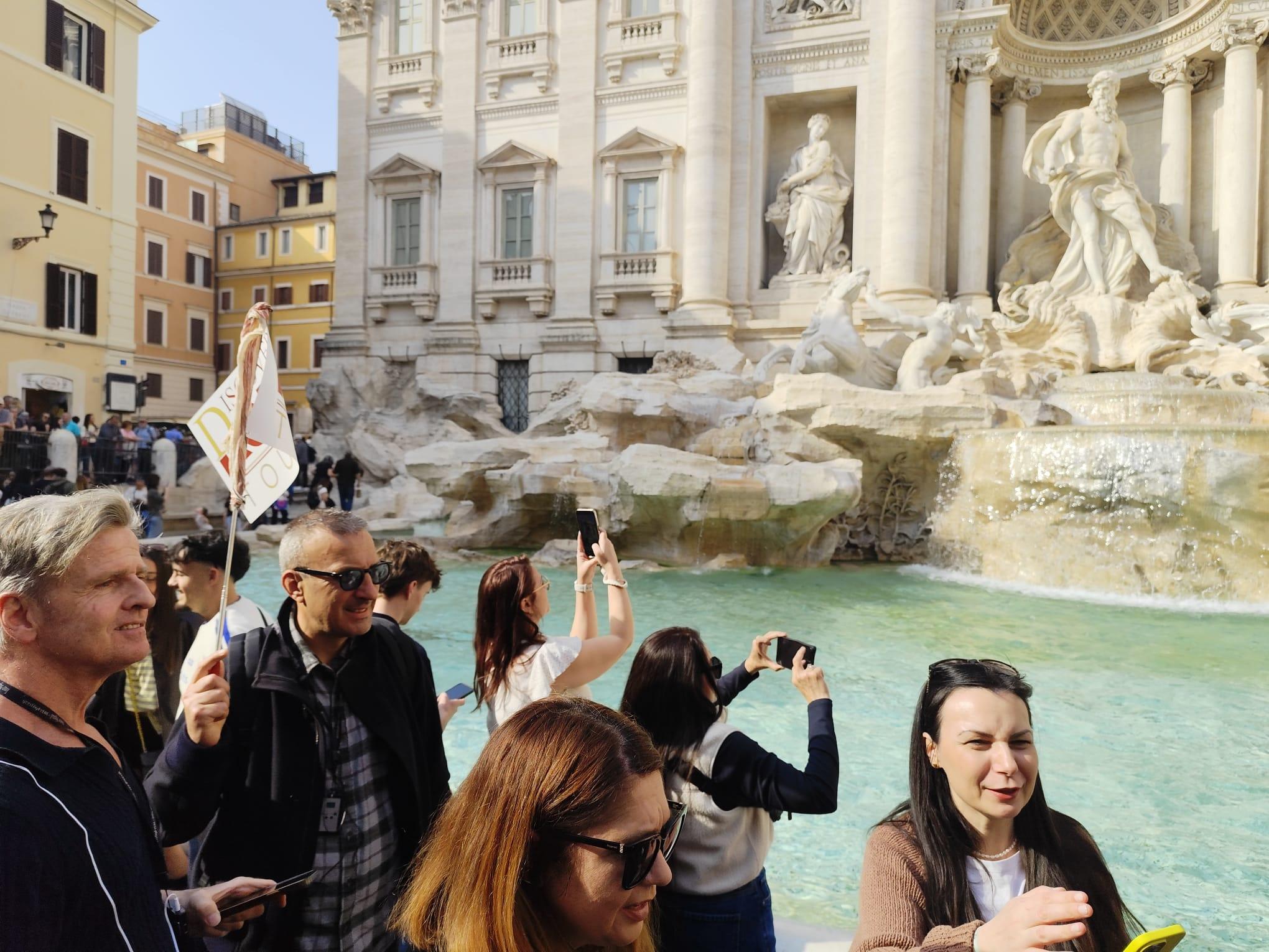 Trevi Fountain Guided Tour with Priority Entry