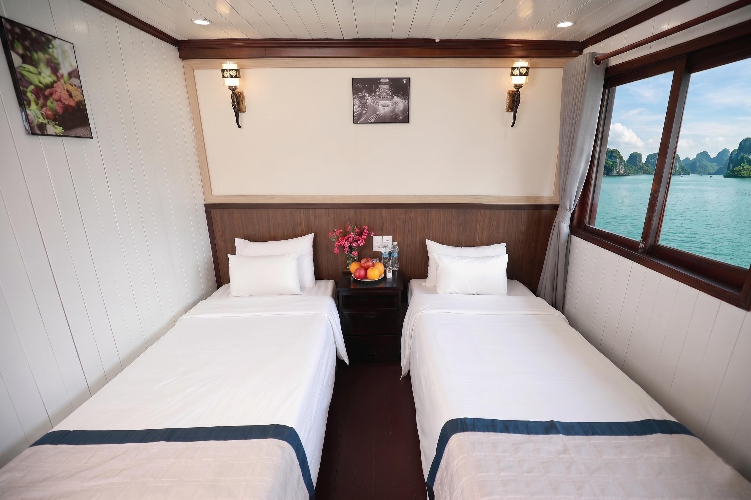 Ha Long Bay 2-Day Overnight Boat Cruise from Hanoi
