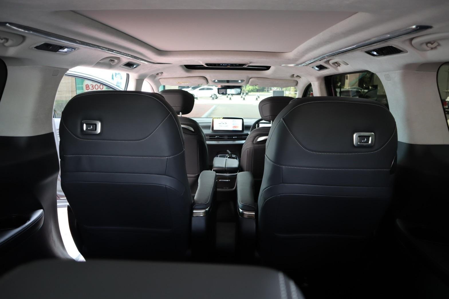 Bangkok Suvarnabhumi Airport Luxury Private Transfer