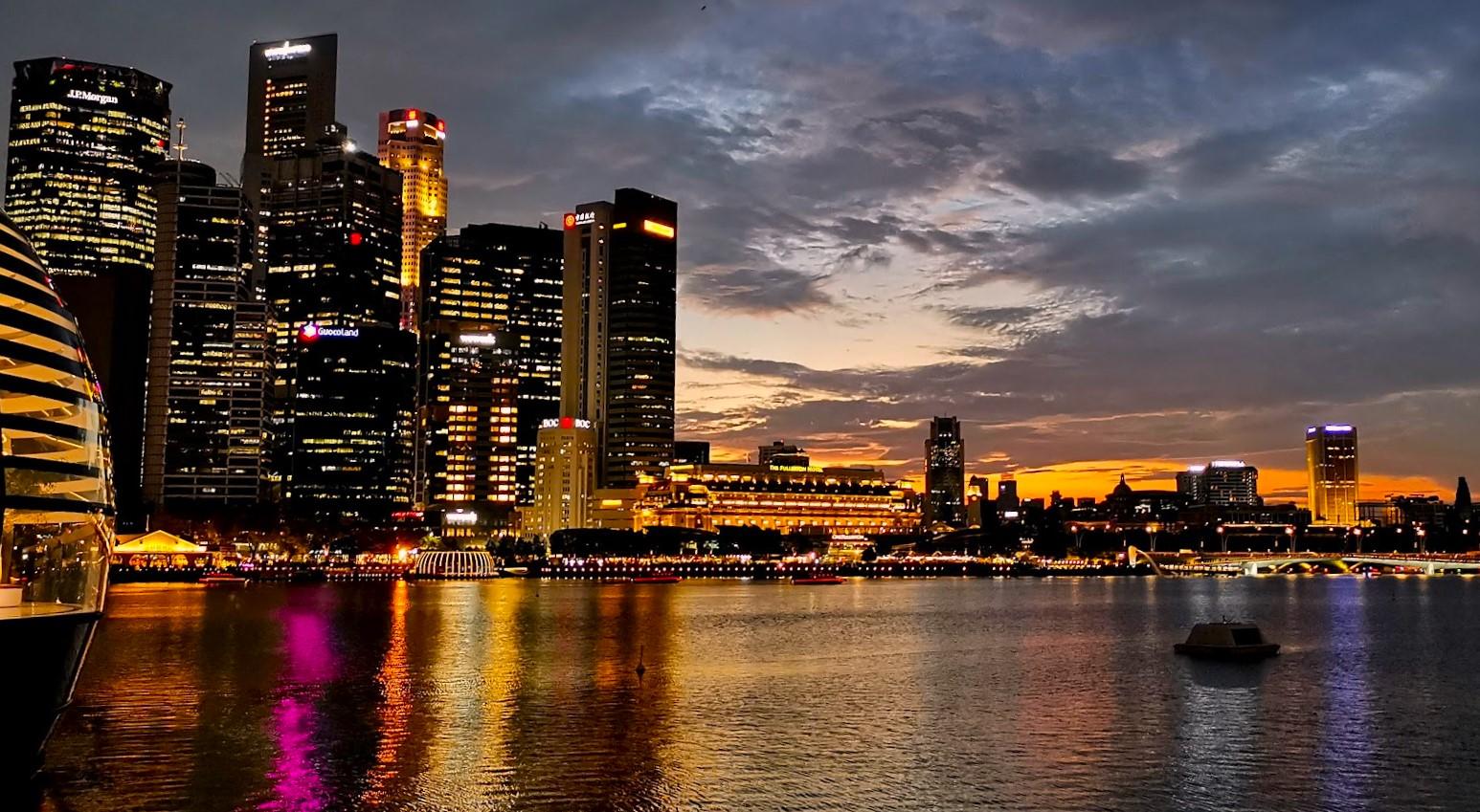 Sunset Kick Scooter Tour of Singapore