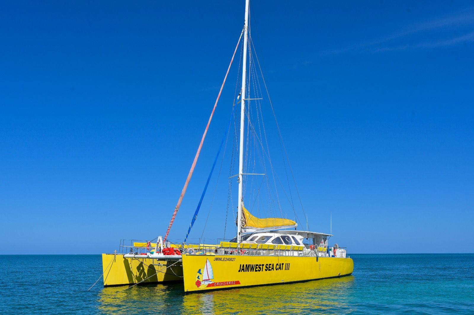 Negril Sunset Catamaran Party Cruise to Rick's Cafe