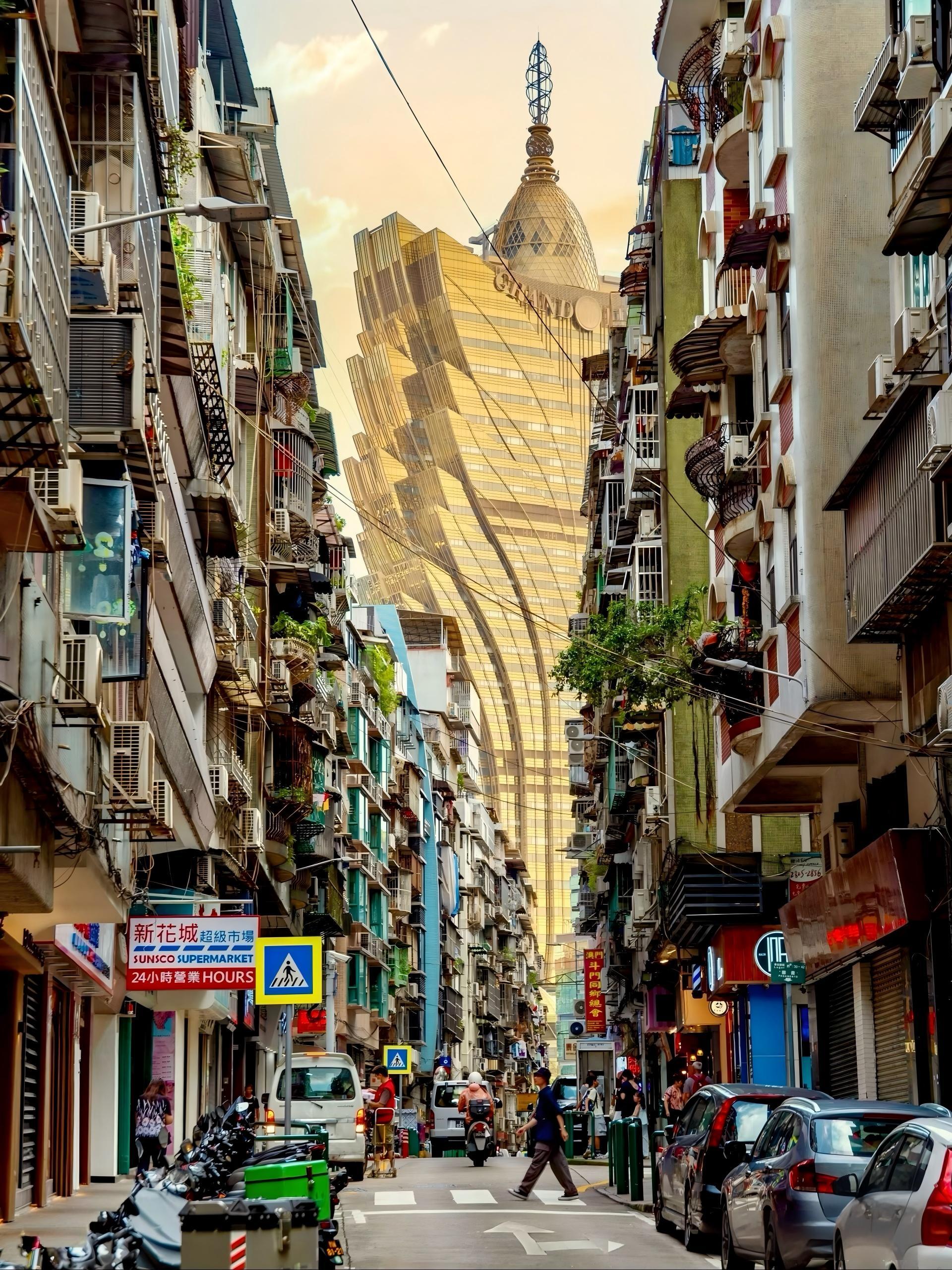 Private Luxury Transfer & Guided Macau Tour from Hong Kong