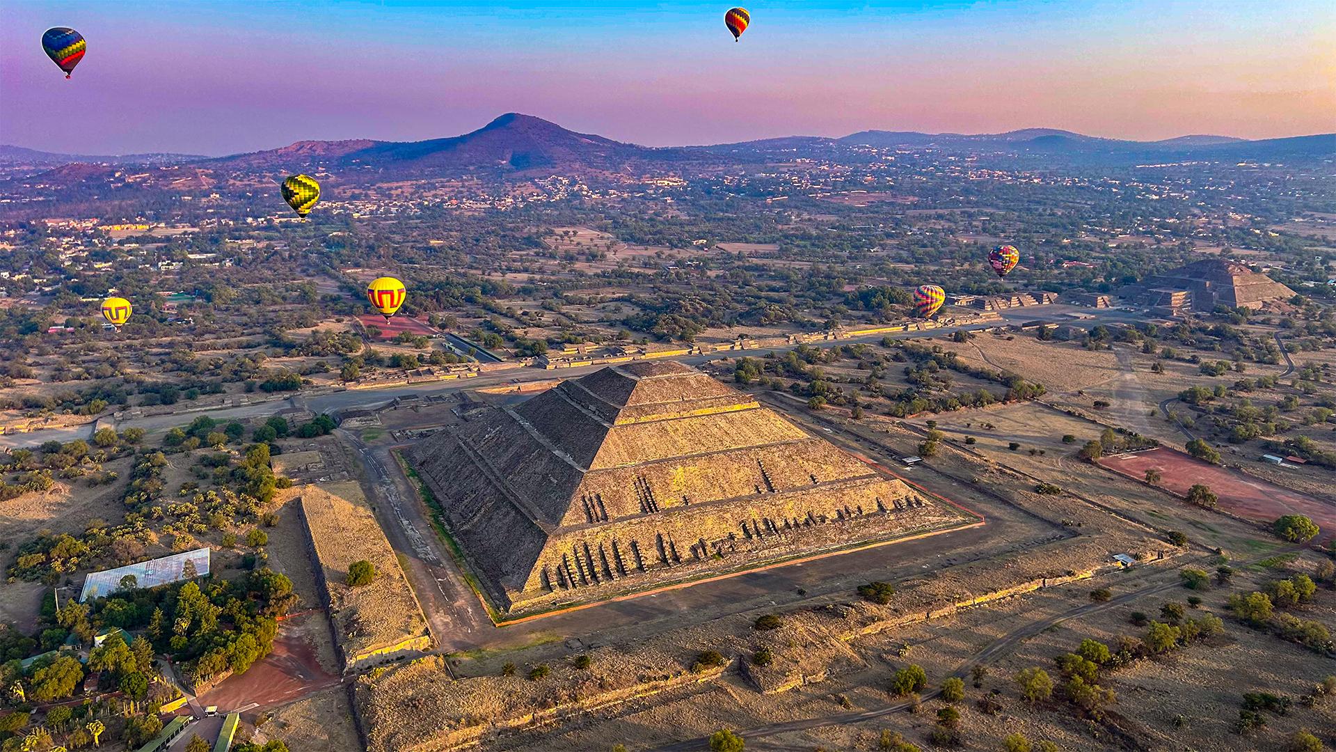 Teotihuacan Hot Air Balloon Adventure & Basilica Tour
