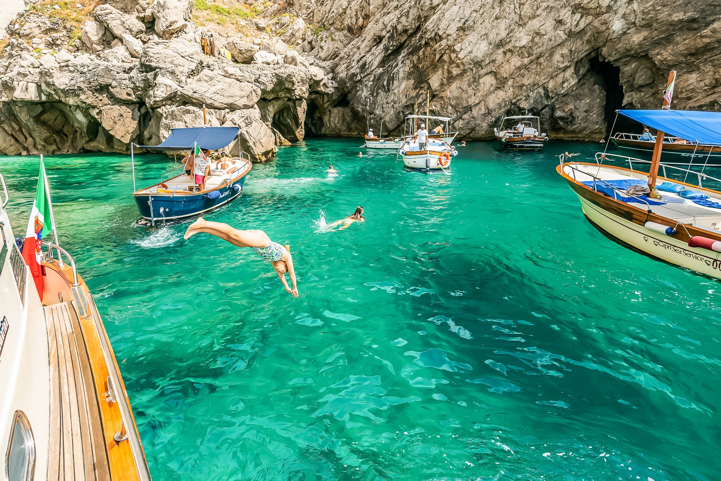 Sorrento: Exclusive Capri Boat Tour and Optional Blue Grotto — image 9